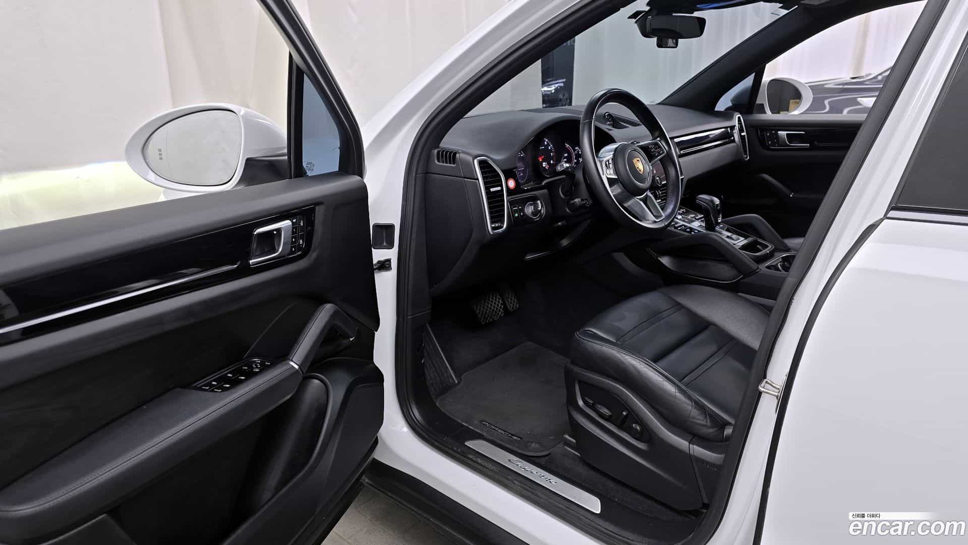 Cayenne Porsche 2022.10-INNER-010