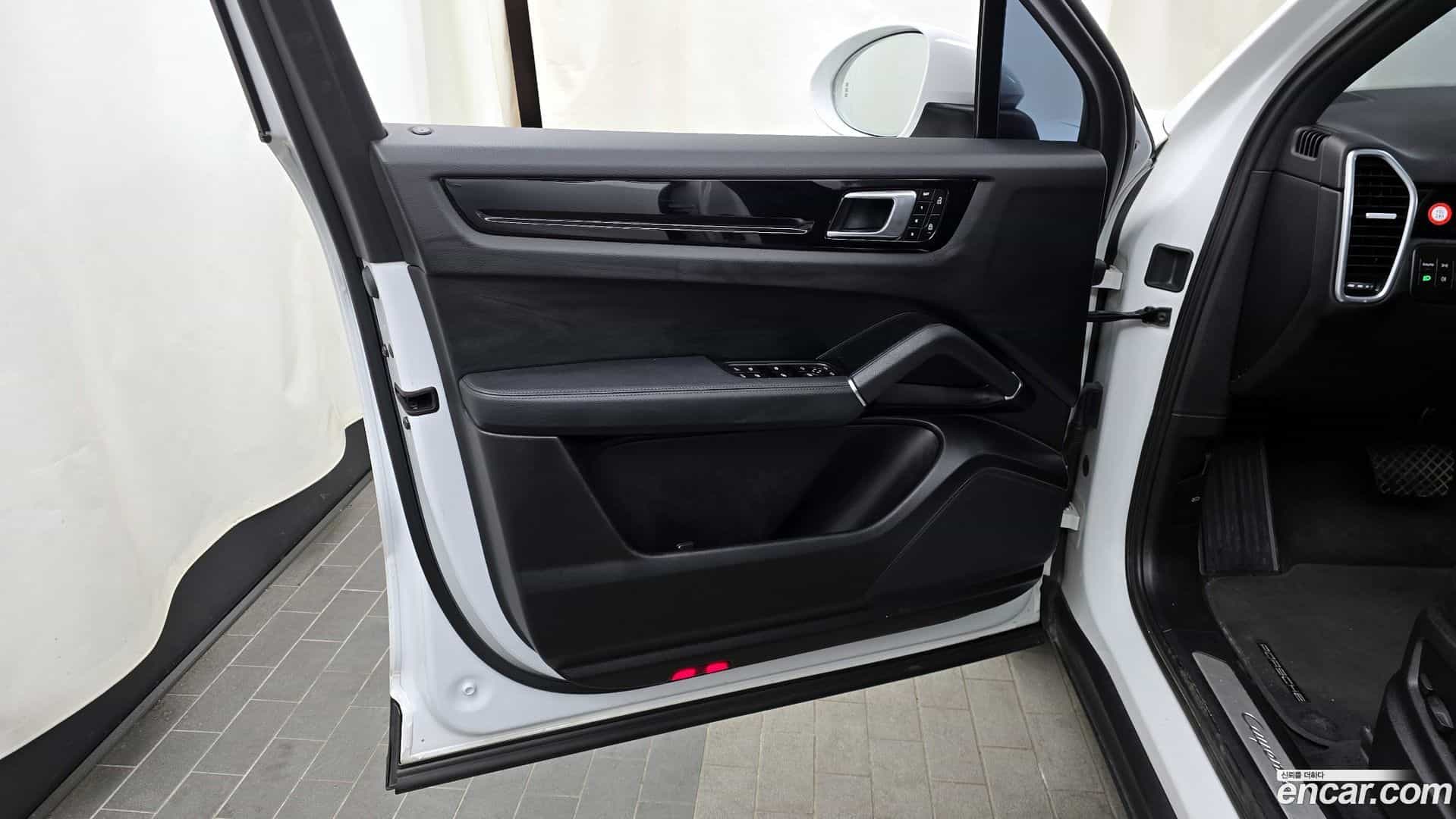 Cayenne Porsche 2022.10-INNER-034