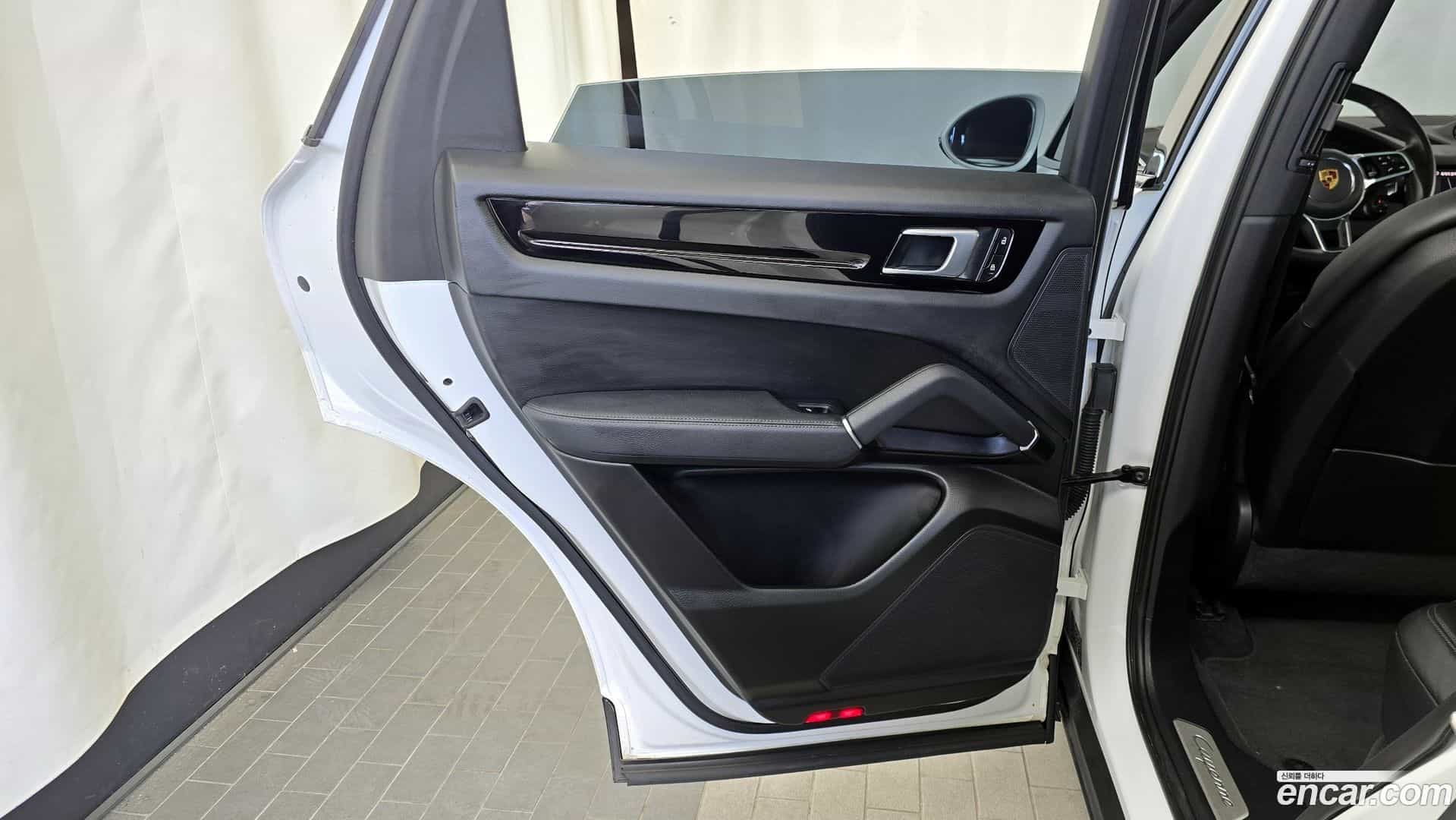 Cayenne Porsche 2022.10-INNER-035