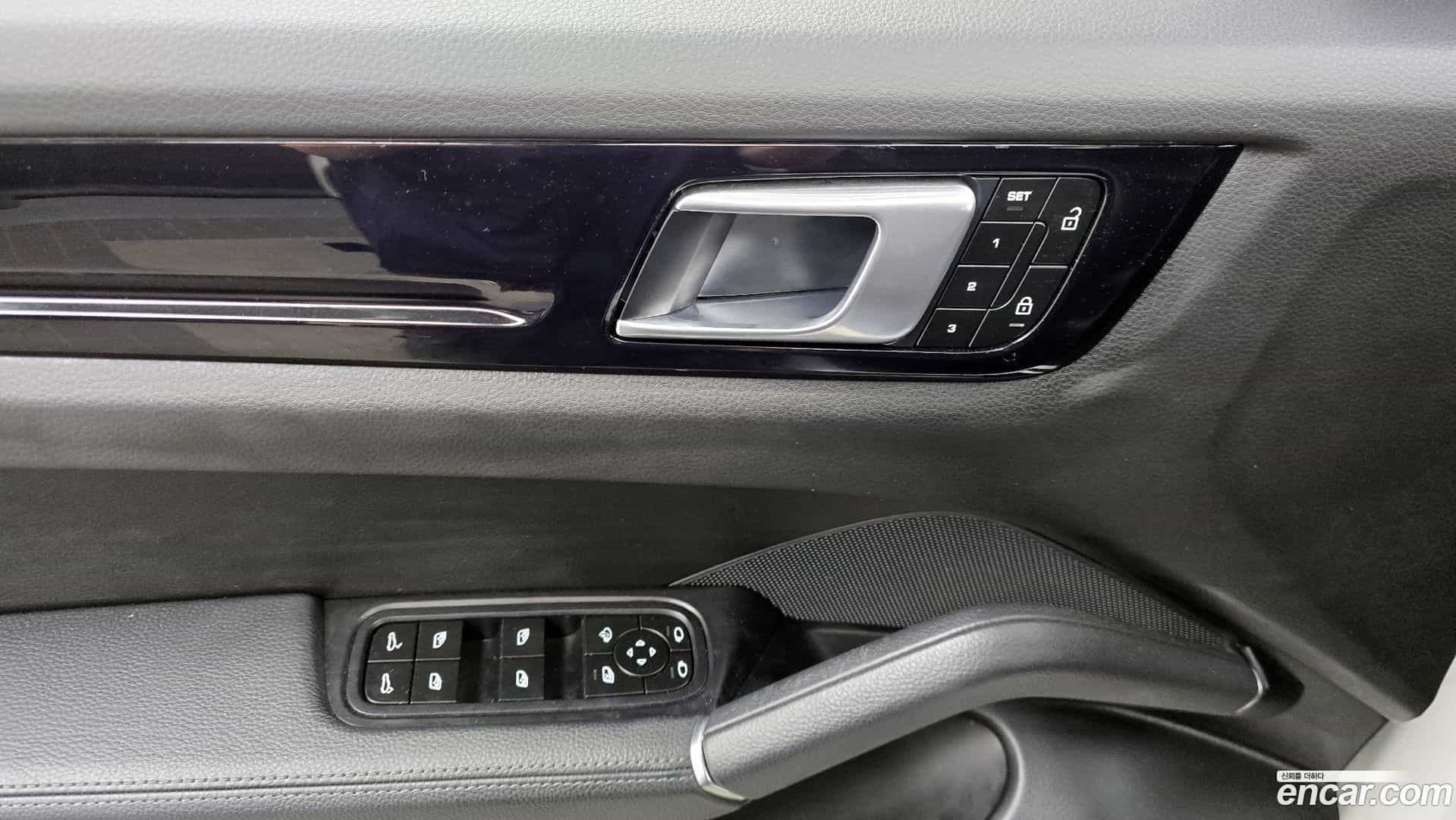 Cayenne Porsche 2022.10-INNER-036