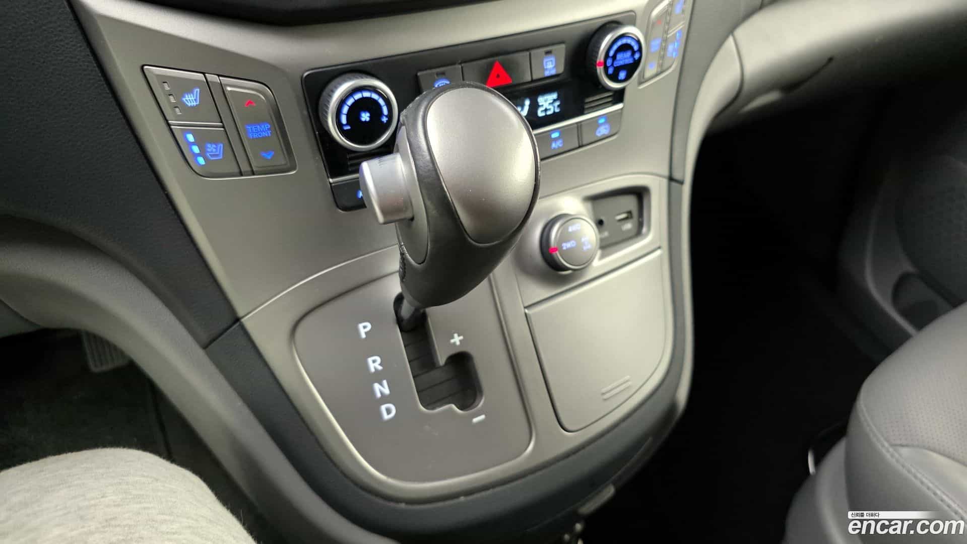 Starex Hyundai 2019.0-INNER-009