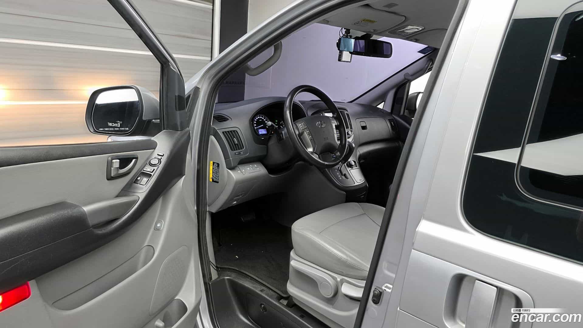 Starex Hyundai 2019.0-INNER-010