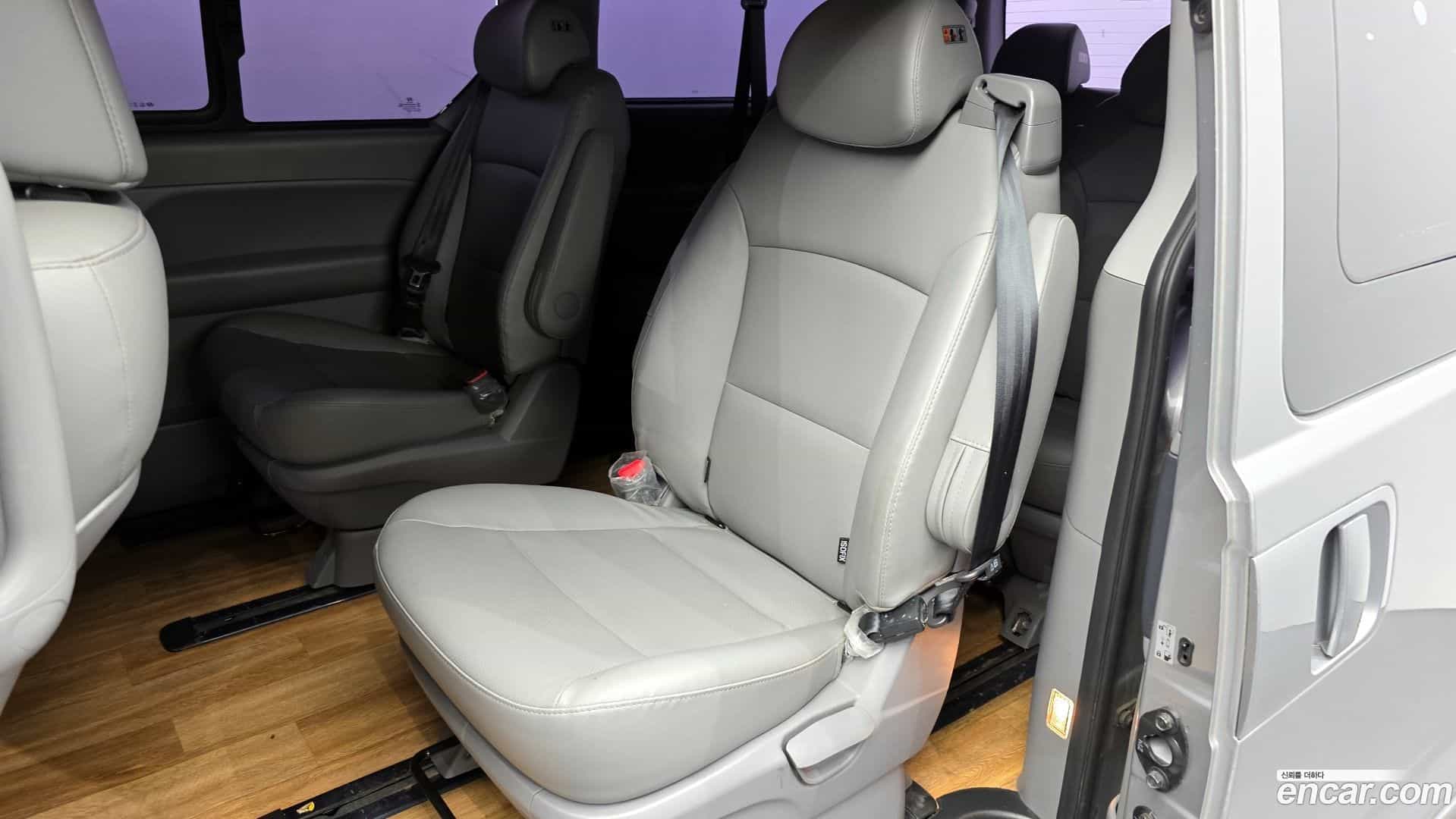 Starex Hyundai 2019.0-OPTION-015