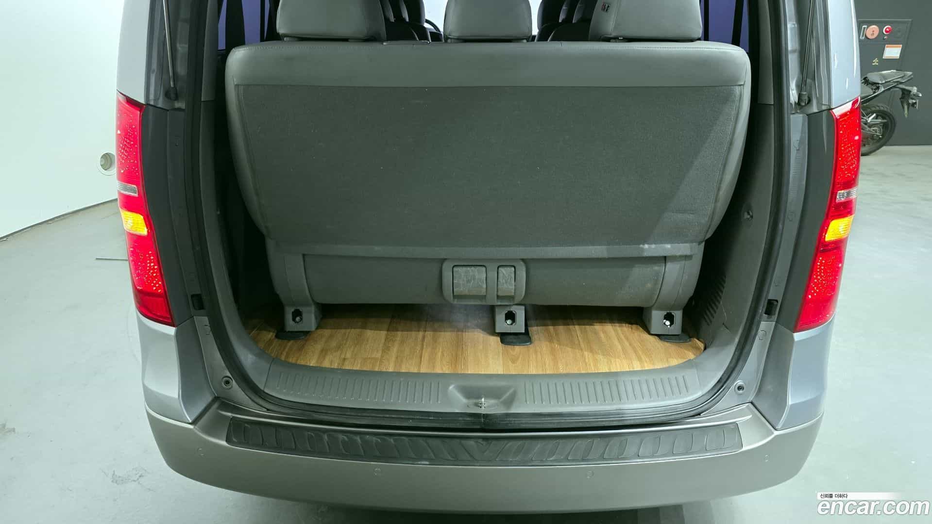 Starex Hyundai 2019.0-OPTION-043