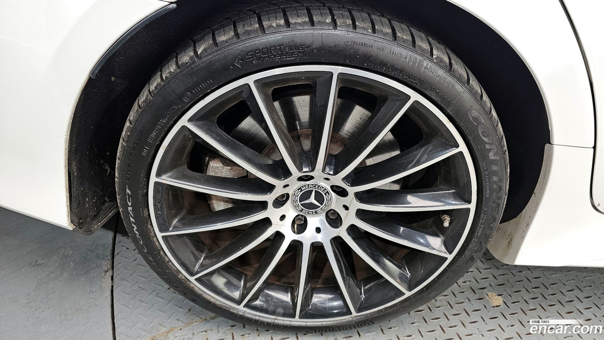 Main__Slider__Photo:CLS-Class Mercedes-Benz 2021.3-4