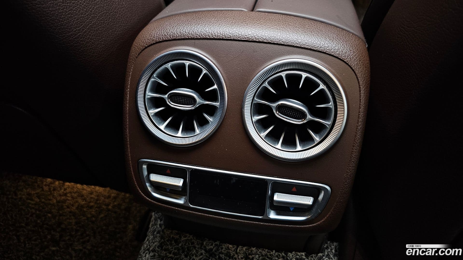 Main__Slider__Photo:CLS-Class Mercedes-Benz 2021.3-30