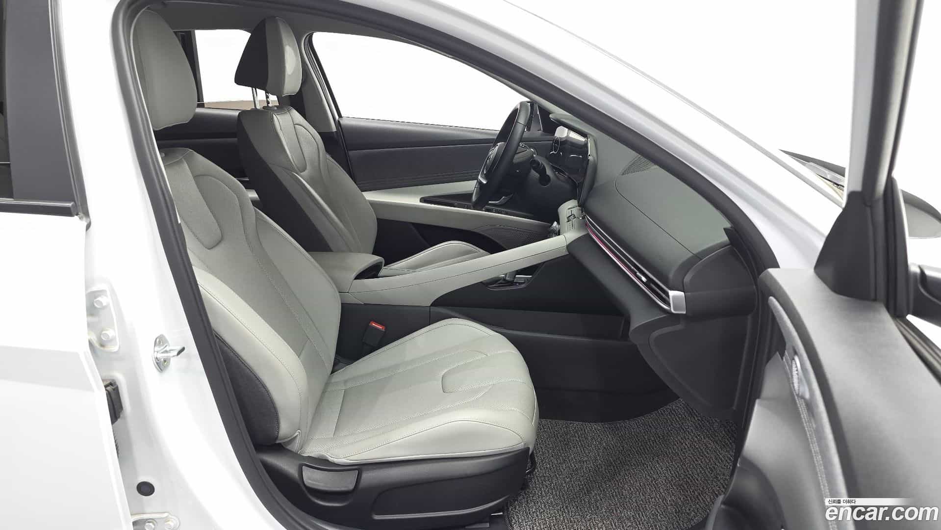 AVANTE Hyundai 2020.6-INNER-010