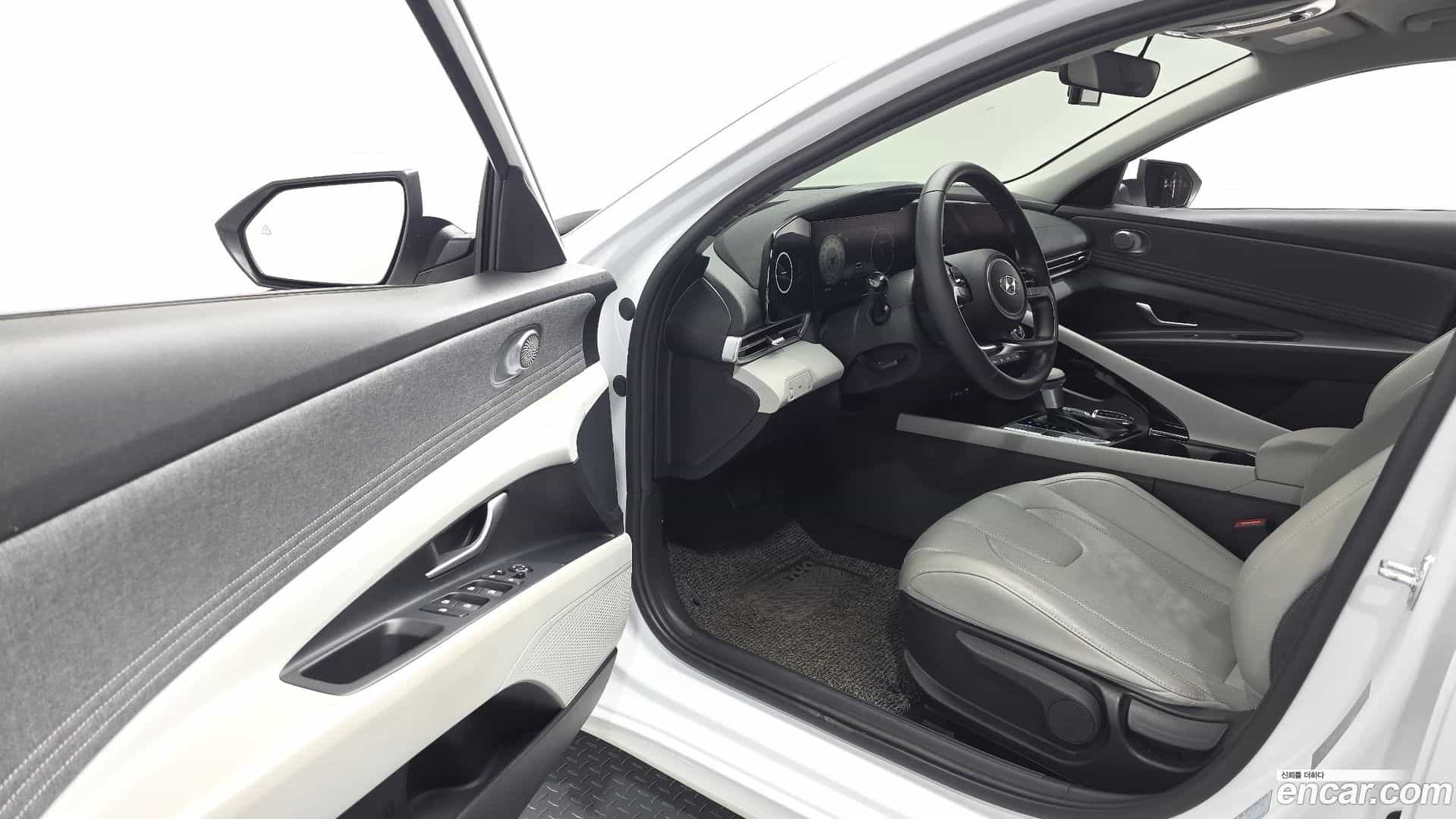 AVANTE Hyundai 2020.6-OPTION-015