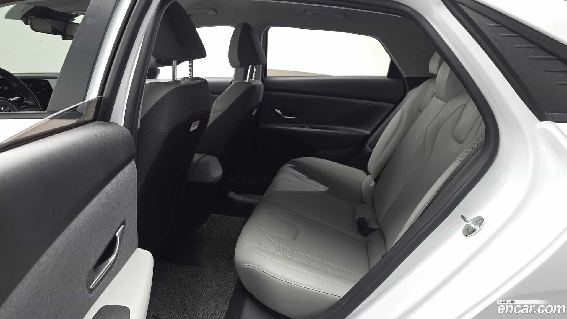 AVANTE Hyundai 2020.6-OPTION-016
