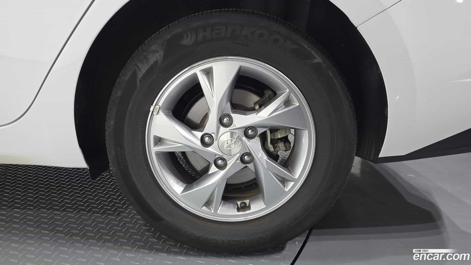 AVANTE Hyundai 2020.6-OUTER-031