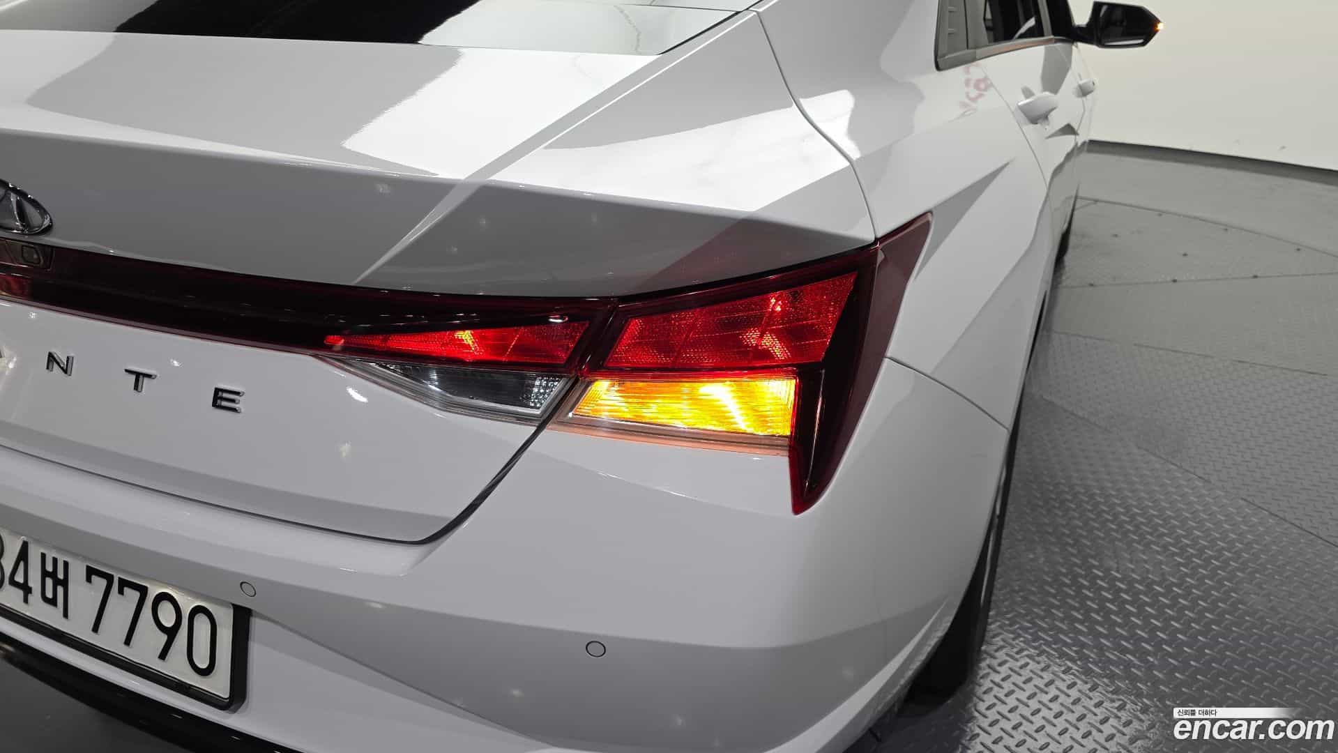 AVANTE Hyundai 2020.6-OUTER-033