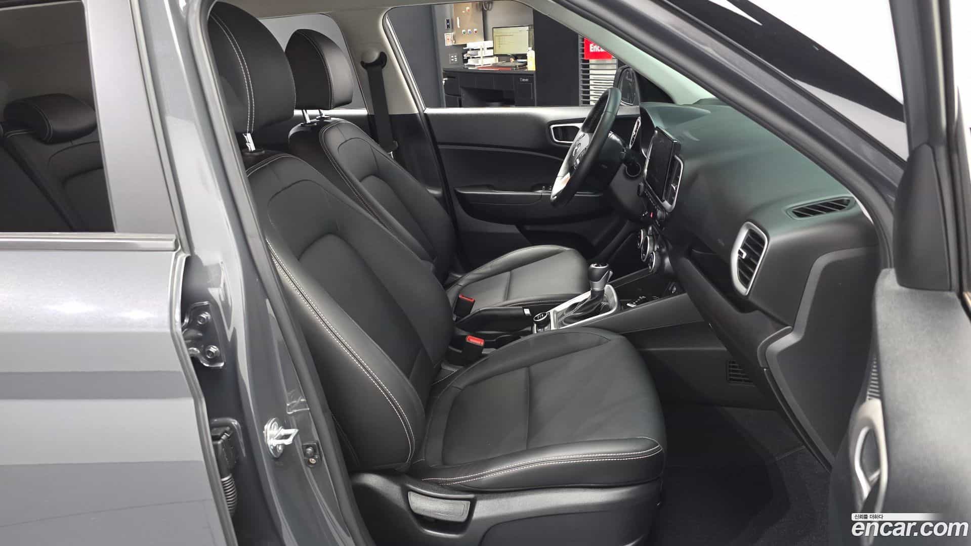 Venue Hyundai 2023.2-OPTION-015