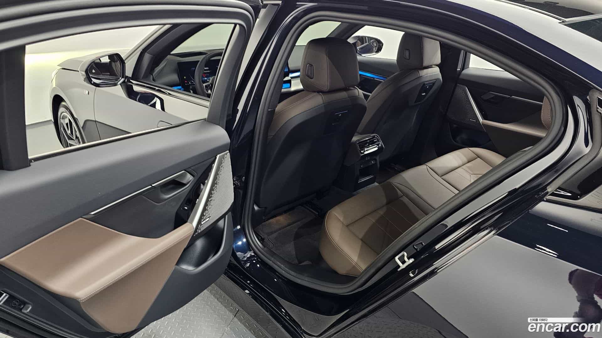 5-Series BMW 2025.6-OPTION-016