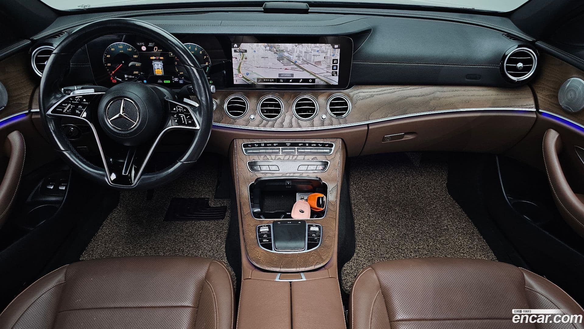 Main__Slider__Photo:E-Class Mercedes-Benz 2020.11-6