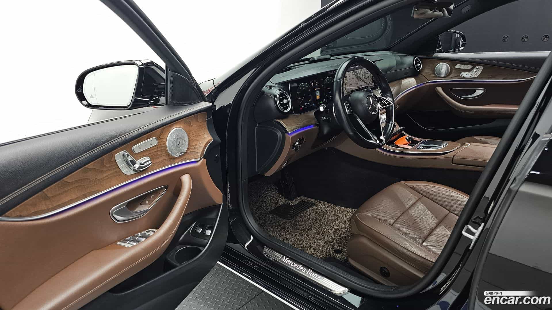 E-Class Mercedes-Benz 2020.11-OPTION-015