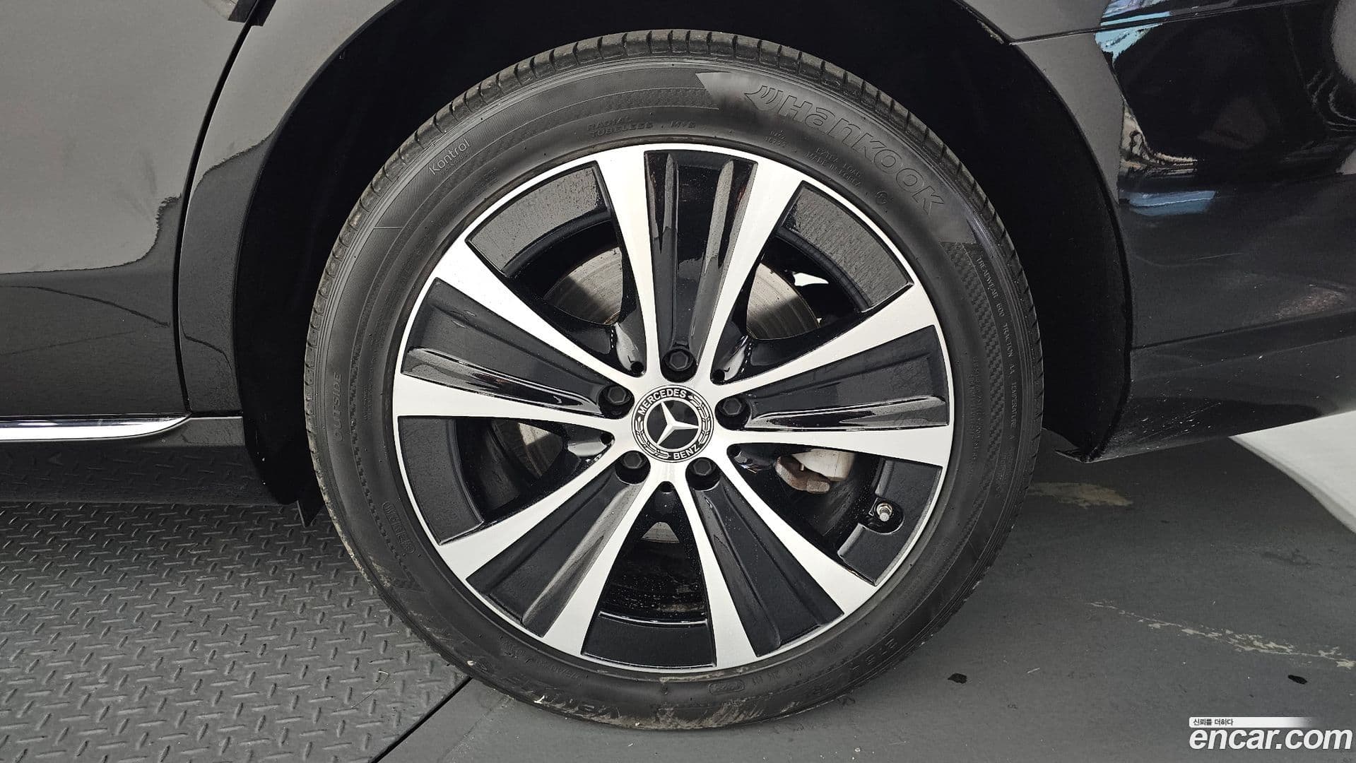 Main__Slider__Photo:E-Class Mercedes-Benz 2020.11-20