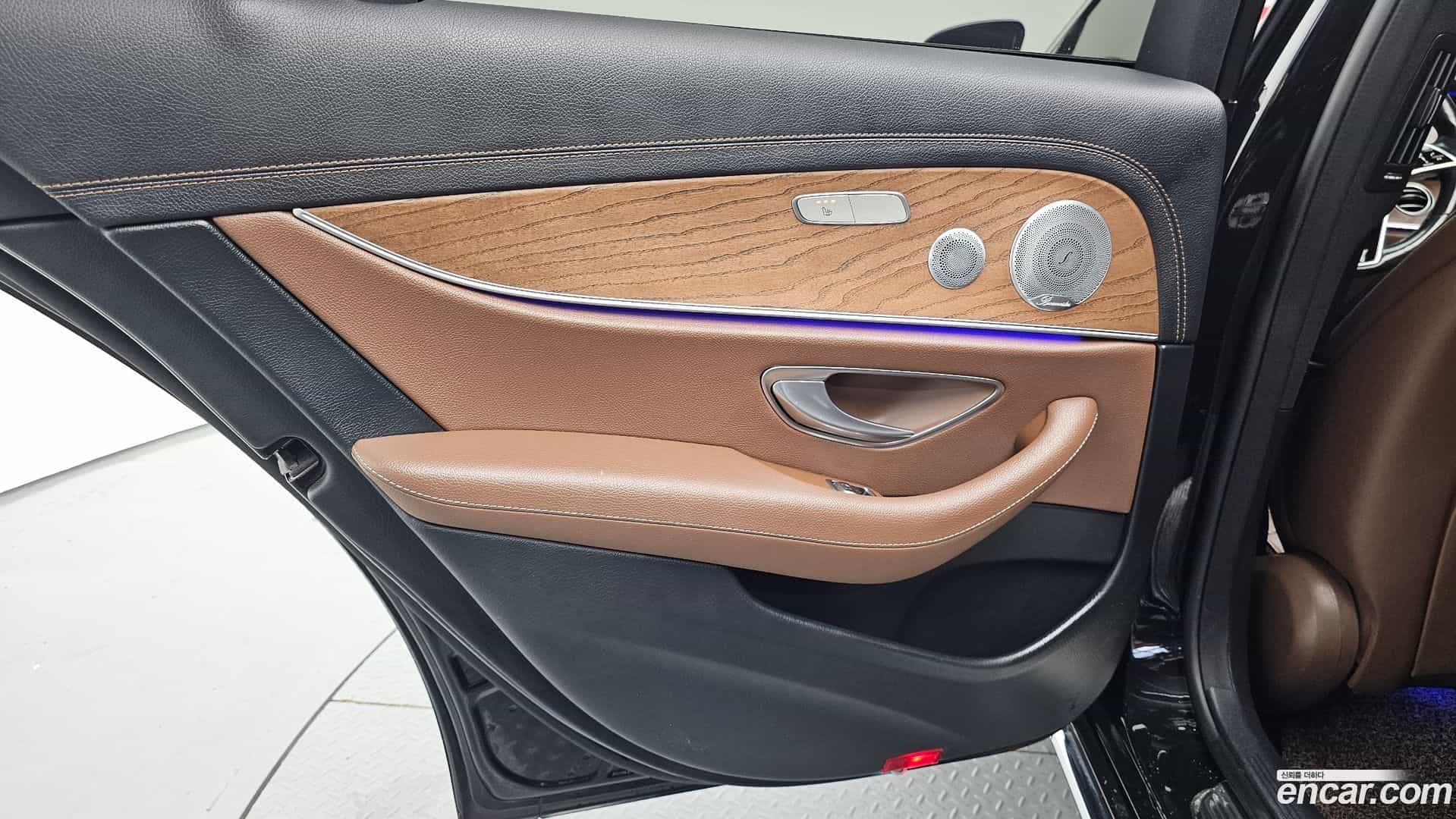 E-Class Mercedes-Benz 2020.11-INNER-035