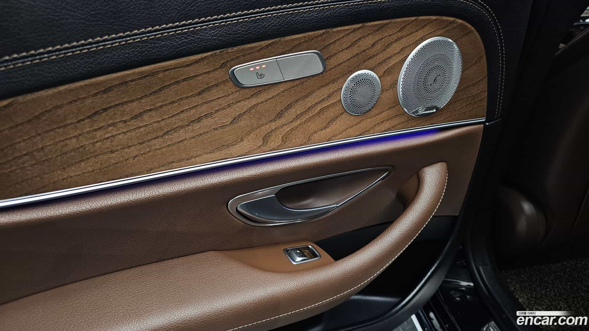 E-Class Mercedes-Benz 2020.11-OPTION-043
