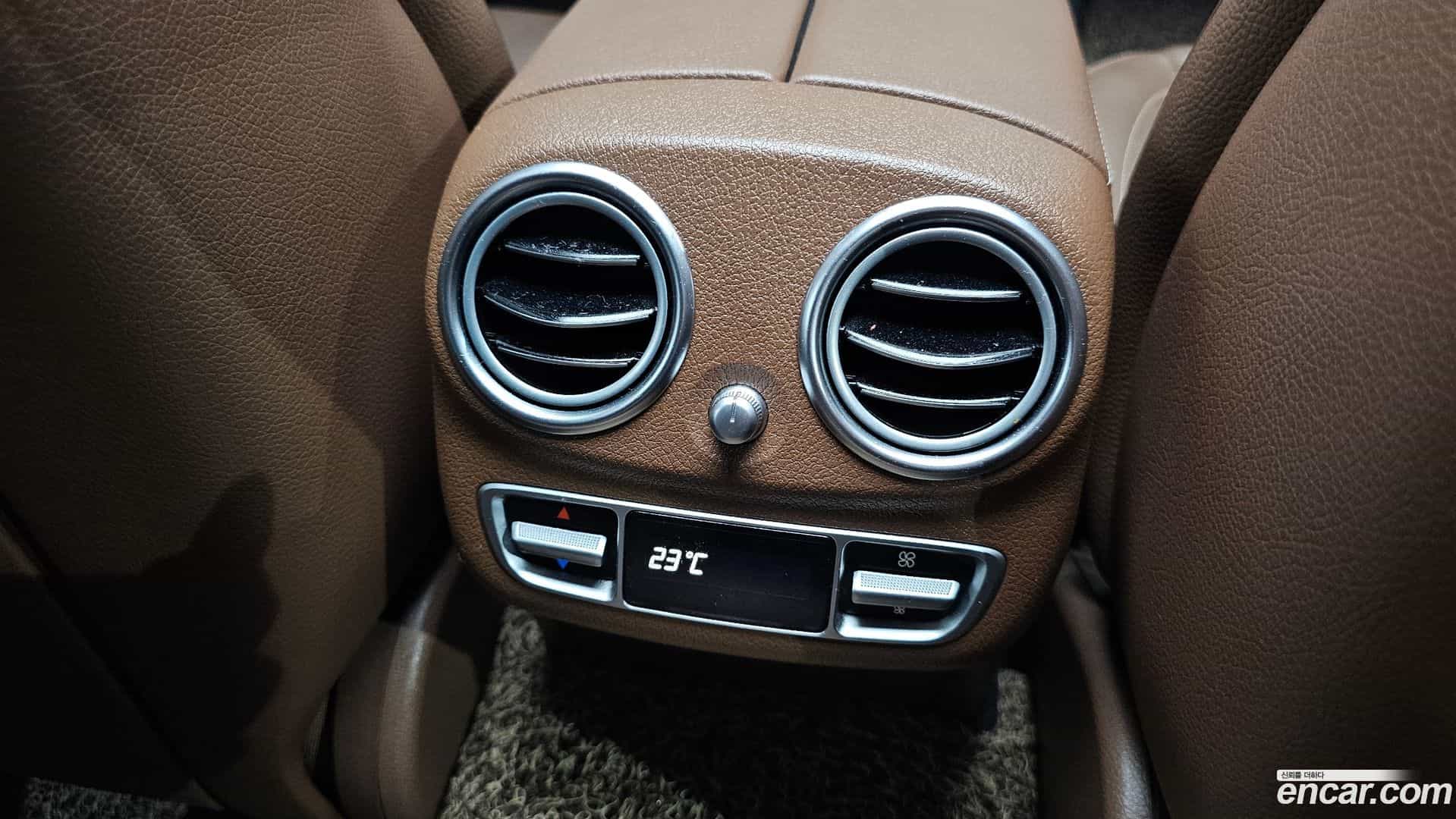 E-Class Mercedes-Benz 2020.11-OPTION-044