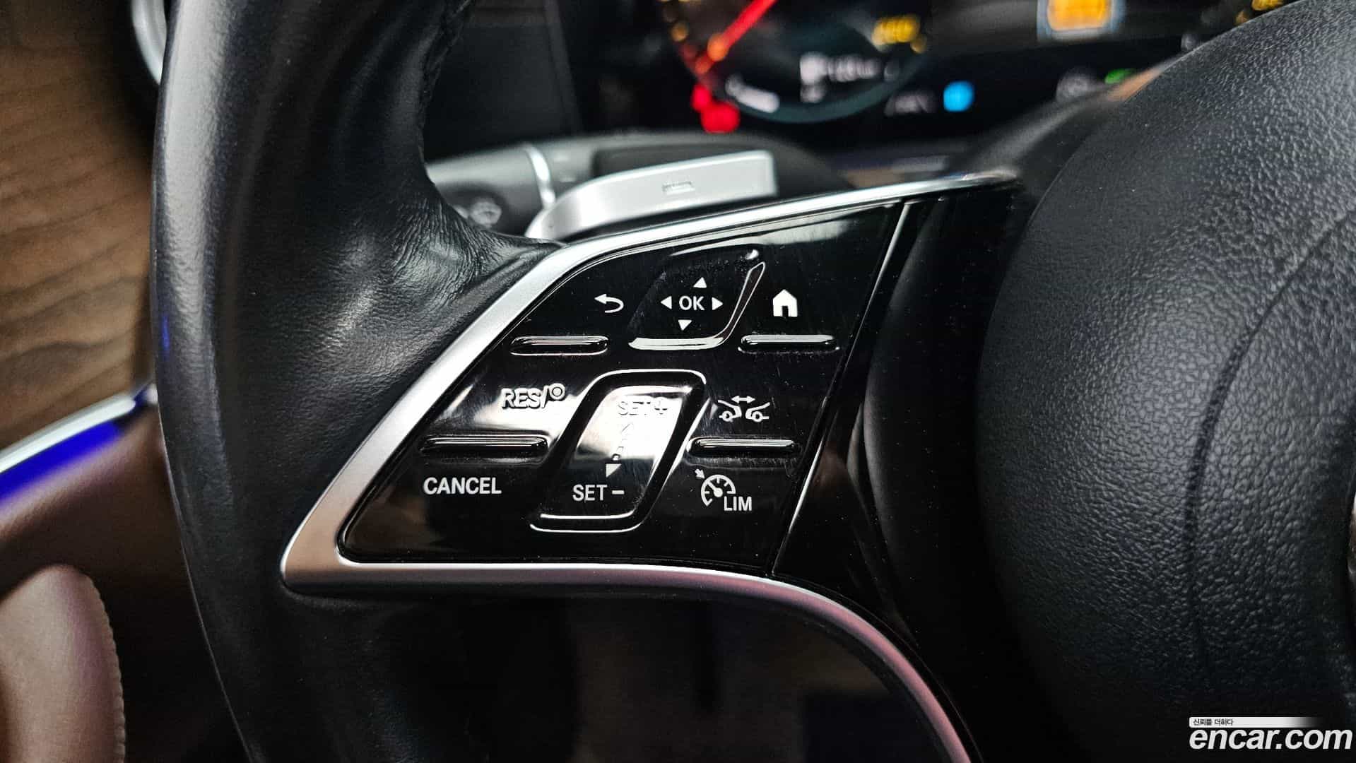 E-Class Mercedes-Benz 2020.11-OPTION-046