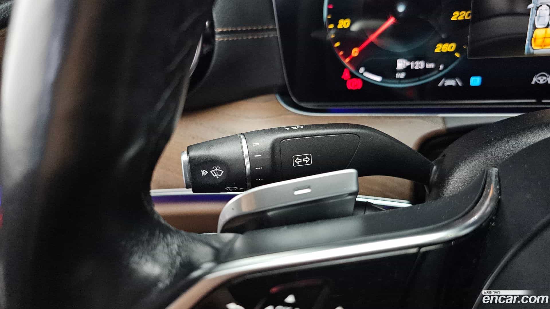 E-Class Mercedes-Benz 2020.11-OPTION-049