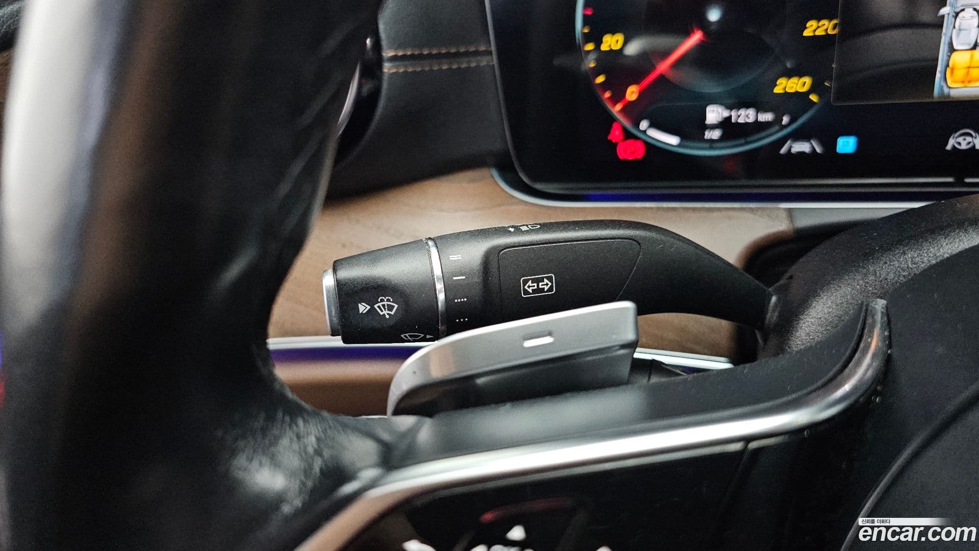 Main__Slider__Photo:E-Class Mercedes-Benz 2020.11-35