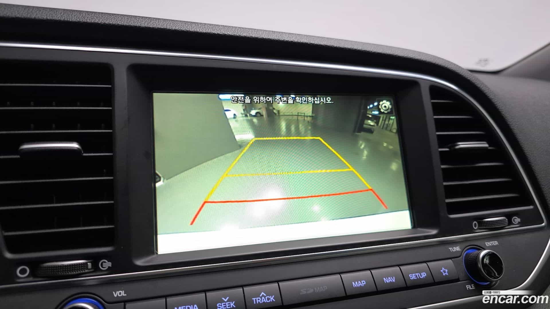 AVANTE Hyundai 2017.9-OPTION-018