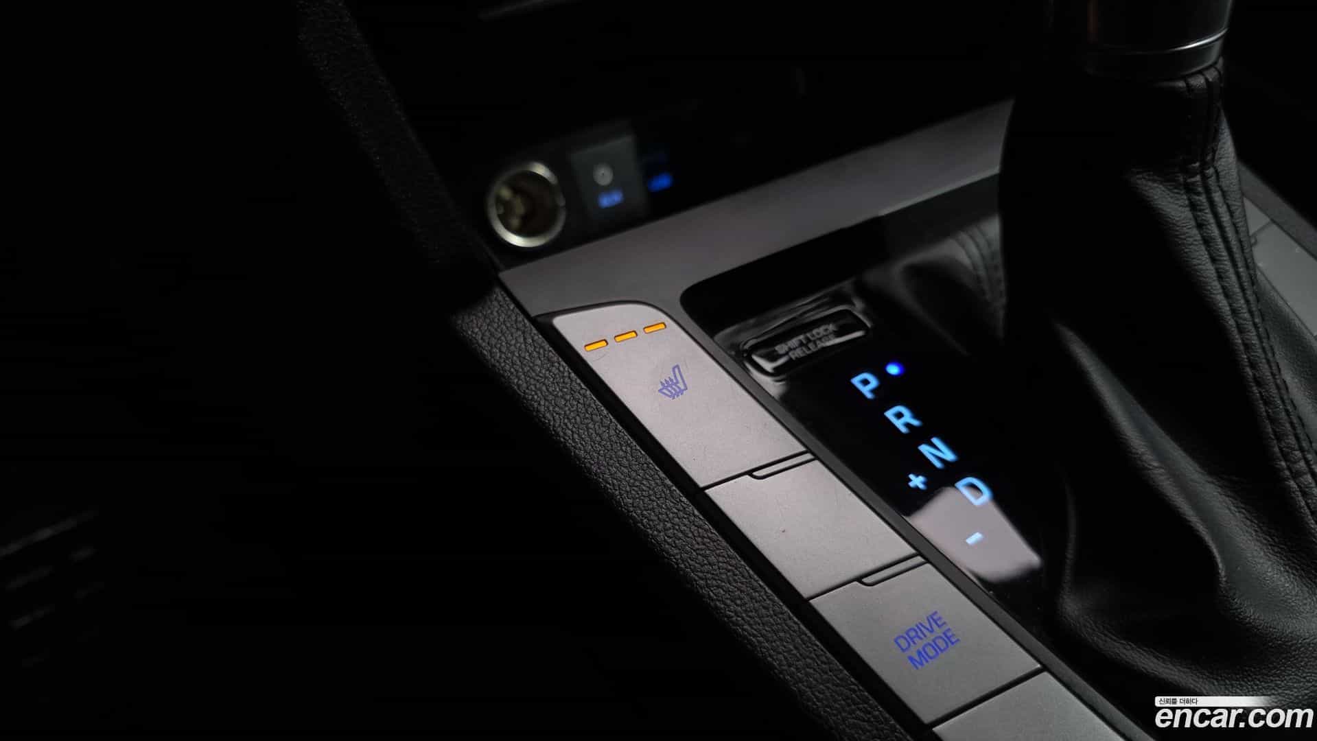 AVANTE Hyundai 2017.9-OPTION-020