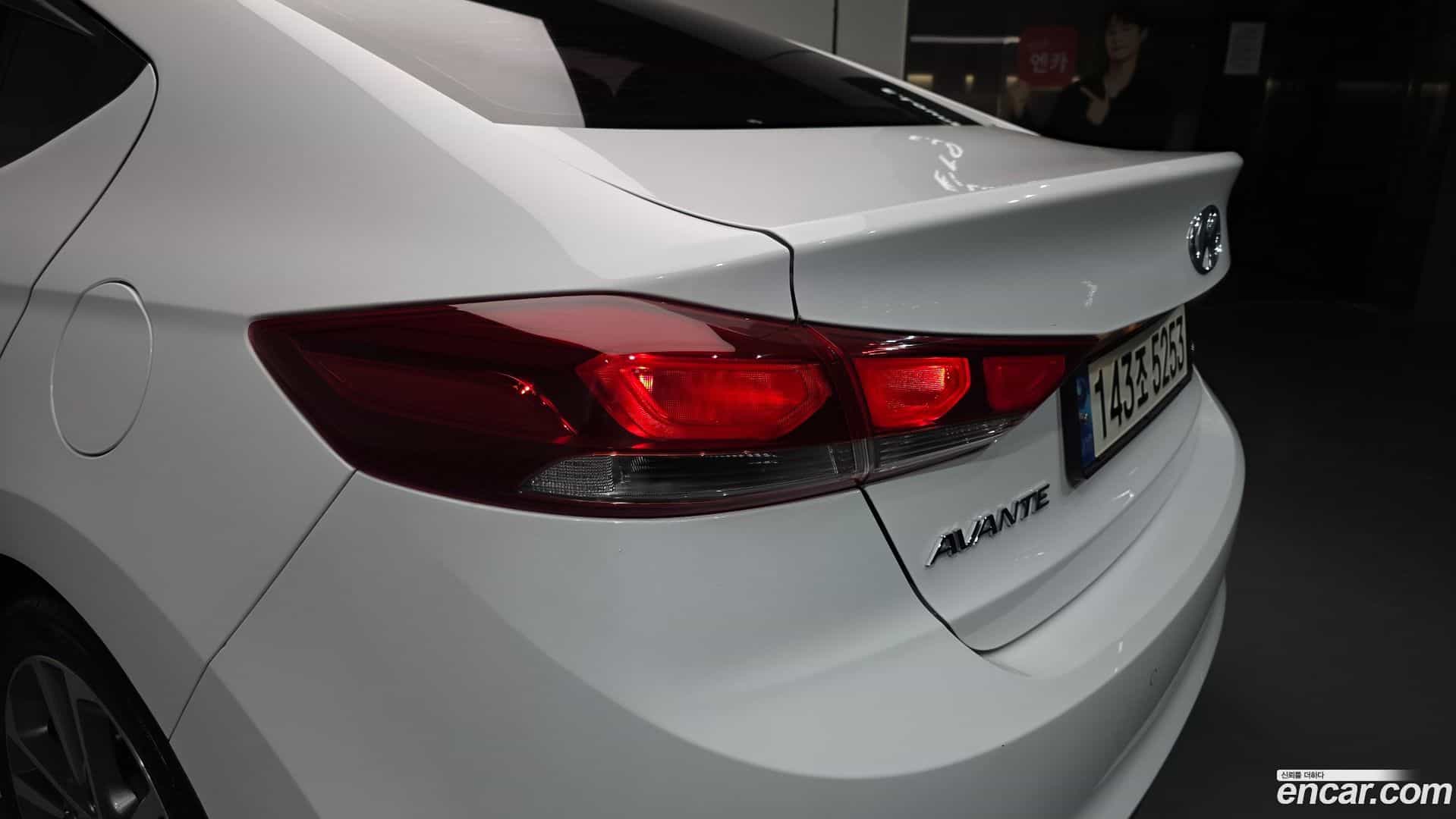 AVANTE Hyundai 2017.9-OUTER-033