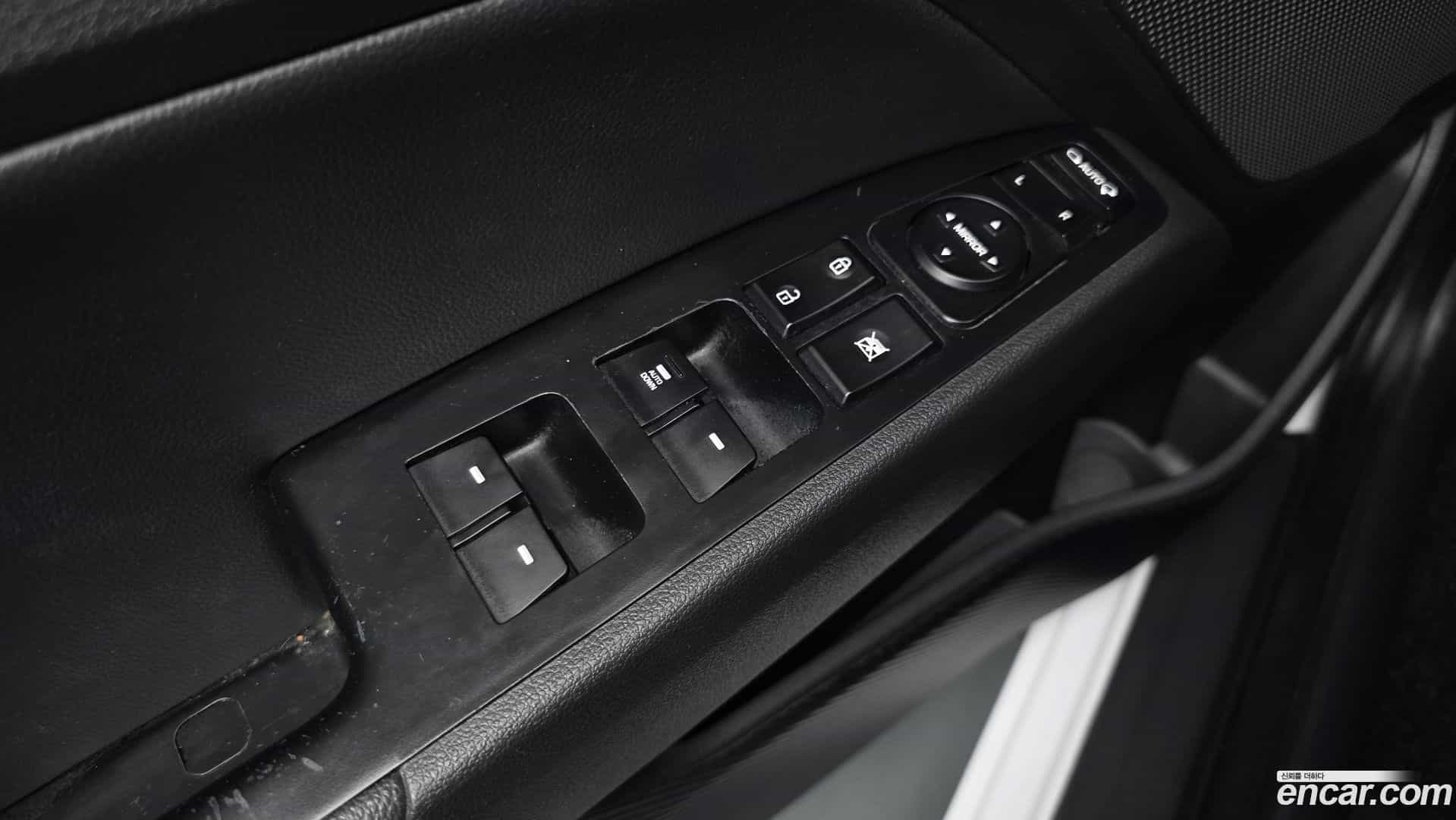 AVANTE Hyundai 2017.9-OPTION-042