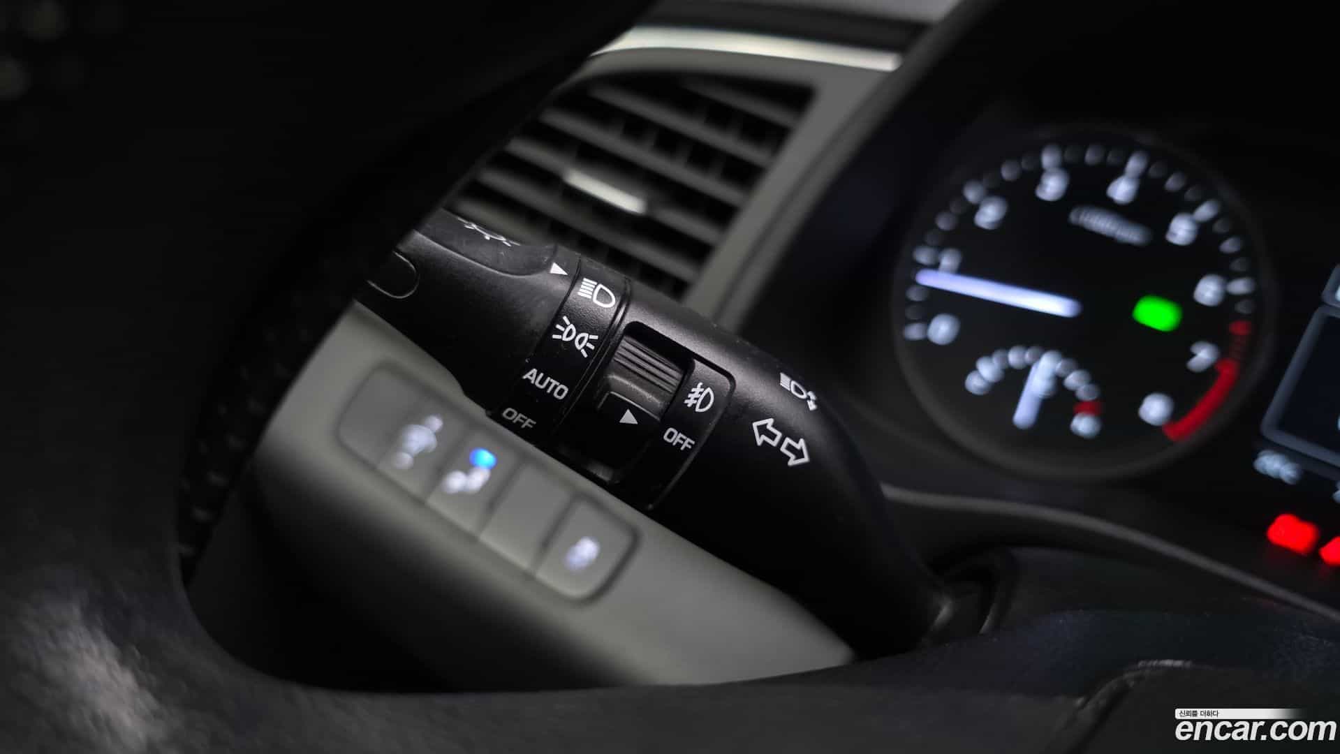 AVANTE Hyundai 2017.9-OPTION-043