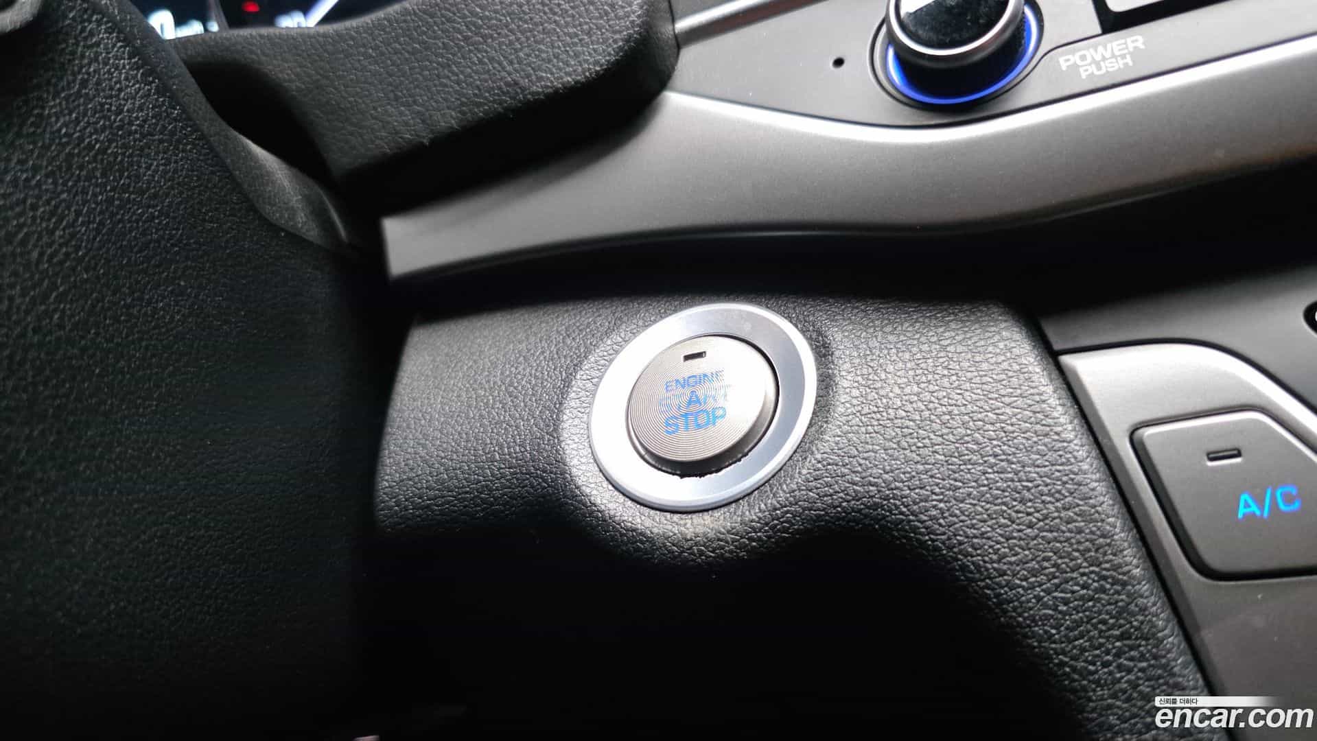 AVANTE Hyundai 2017.9-OPTION-044