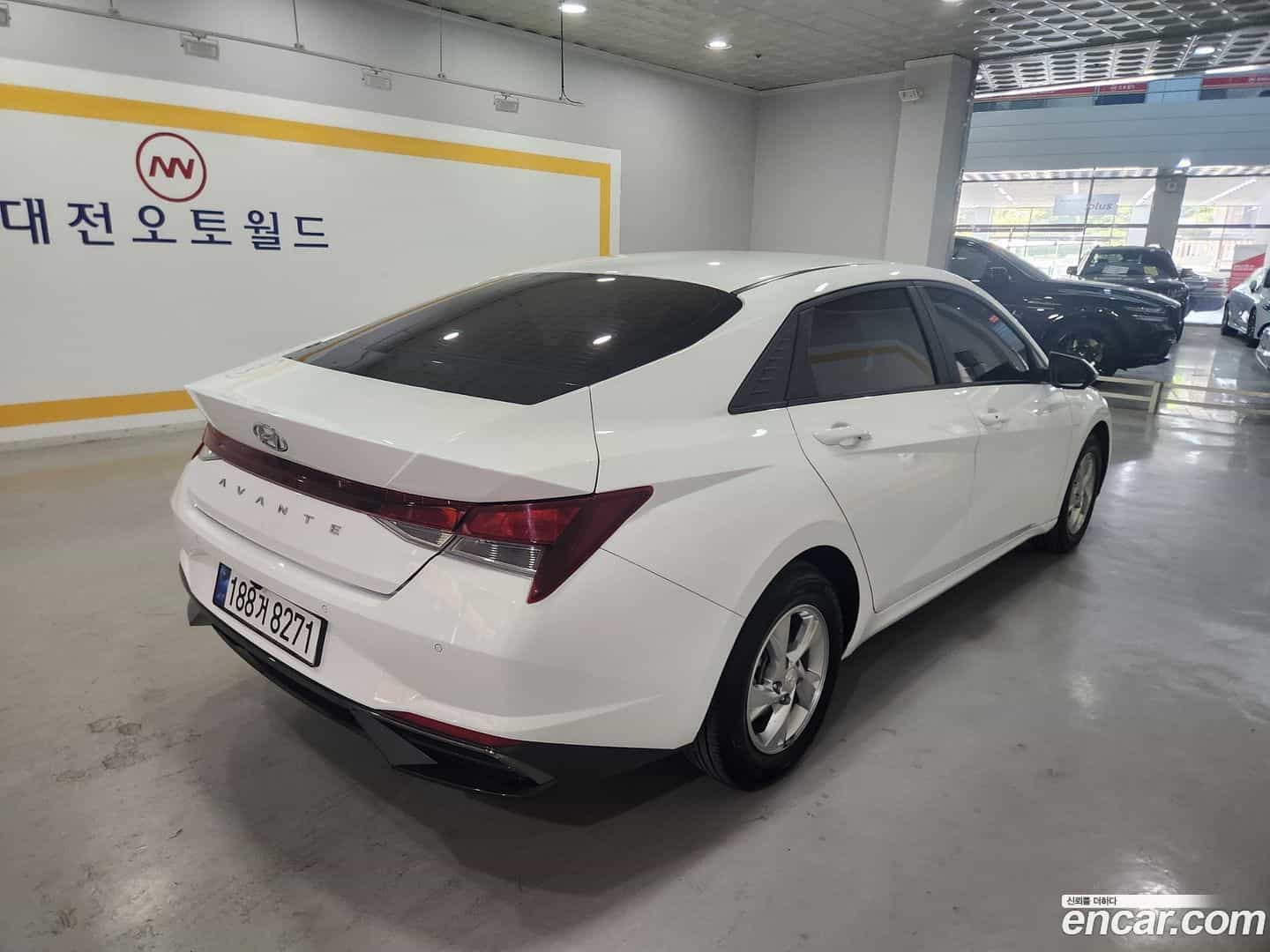 AVANTE Hyundai 2021.11-OPTION-022