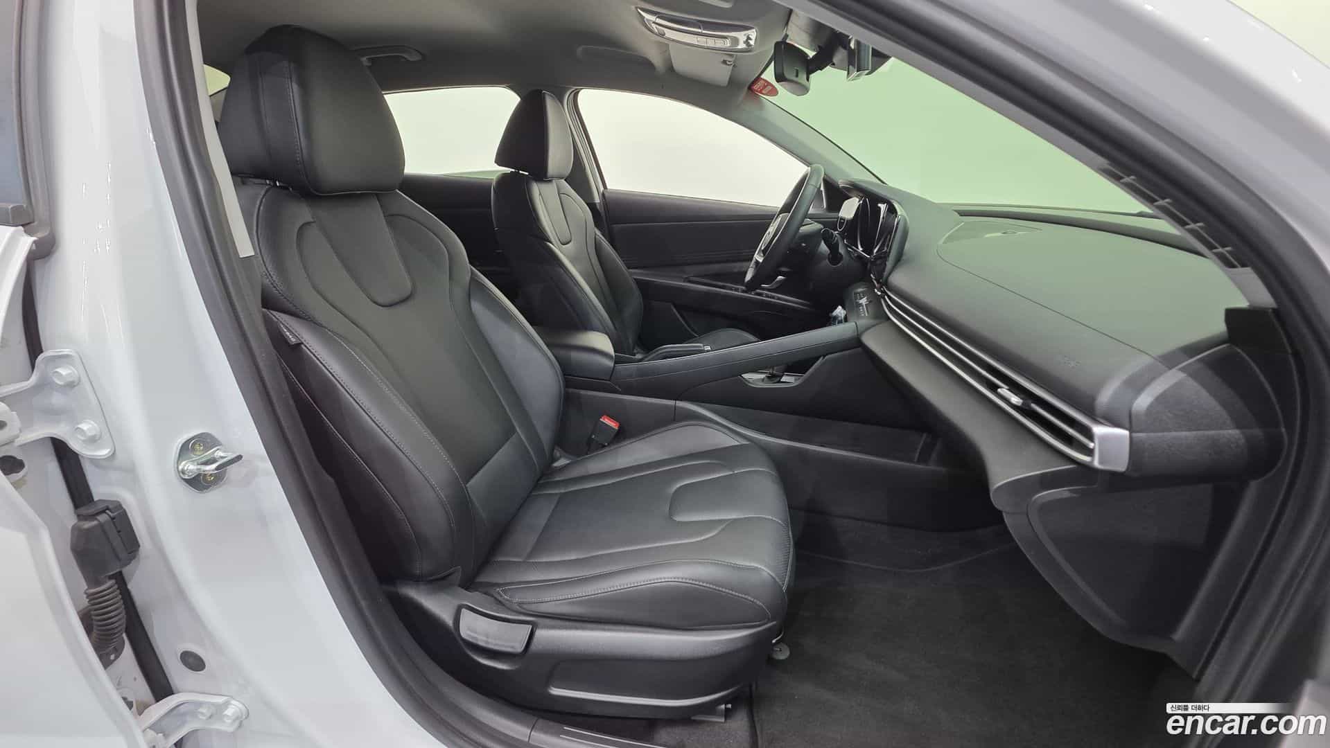 AVANTE Hyundai 2020.6-INNER-010