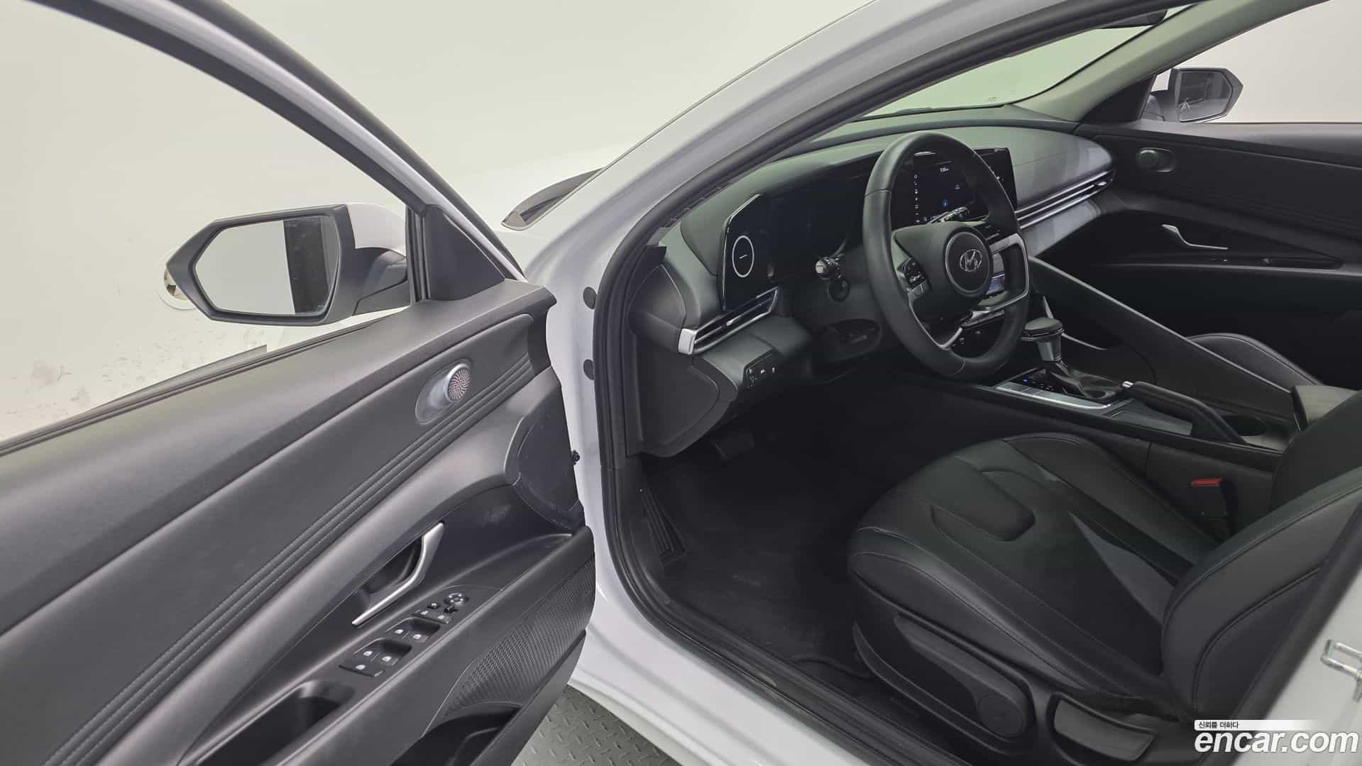 AVANTE Hyundai 2020.6-OPTION-015