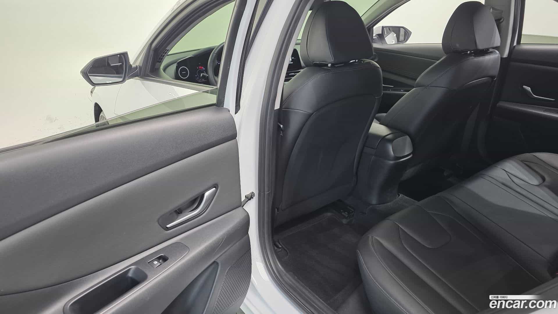 AVANTE Hyundai 2020.6-OPTION-041