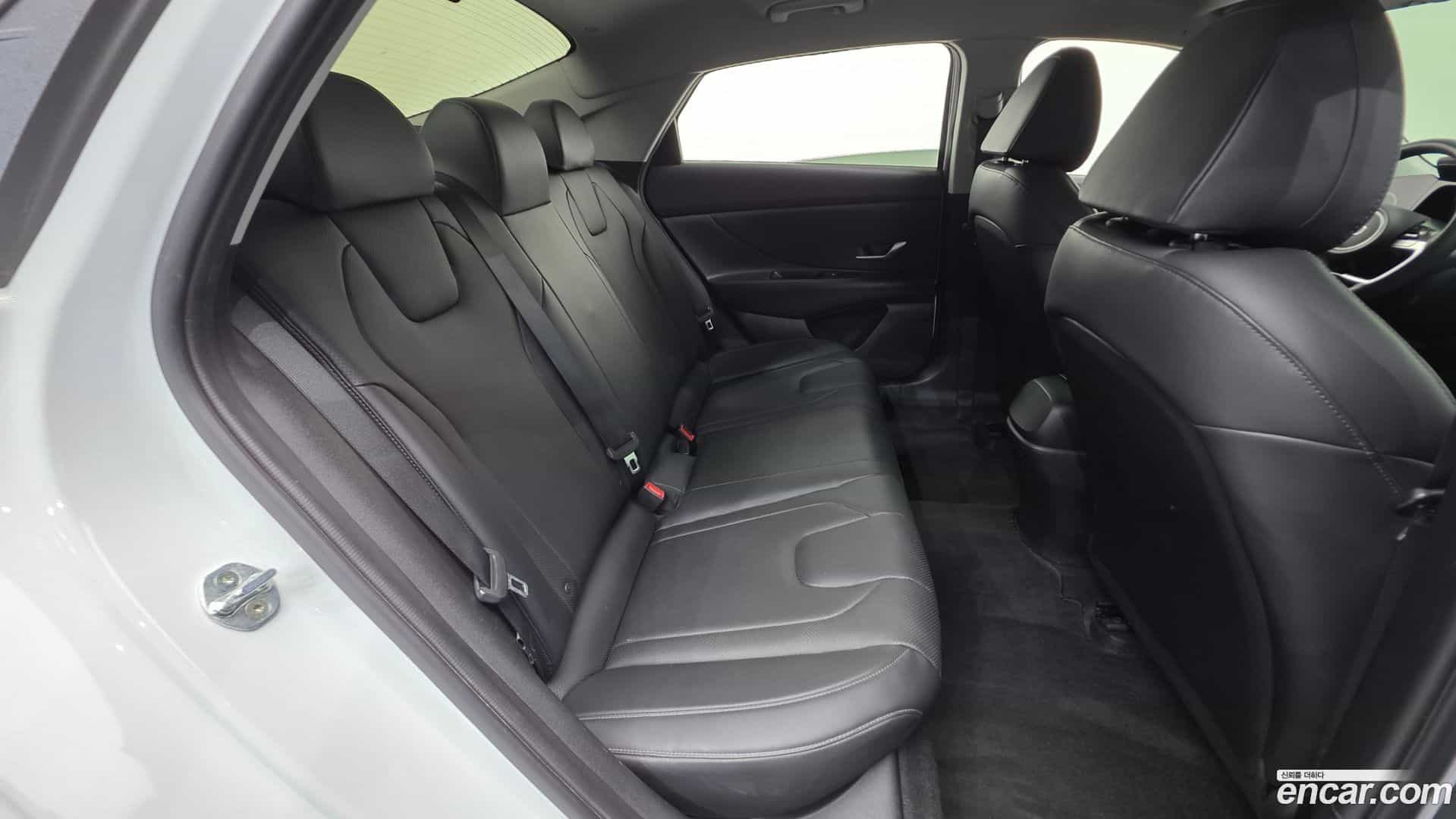 AVANTE Hyundai 2020.6-OPTION-042