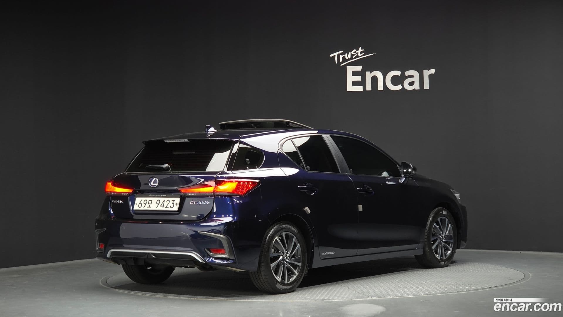 Main__Slider__Photo:CT200h Lexus 2018.9-1