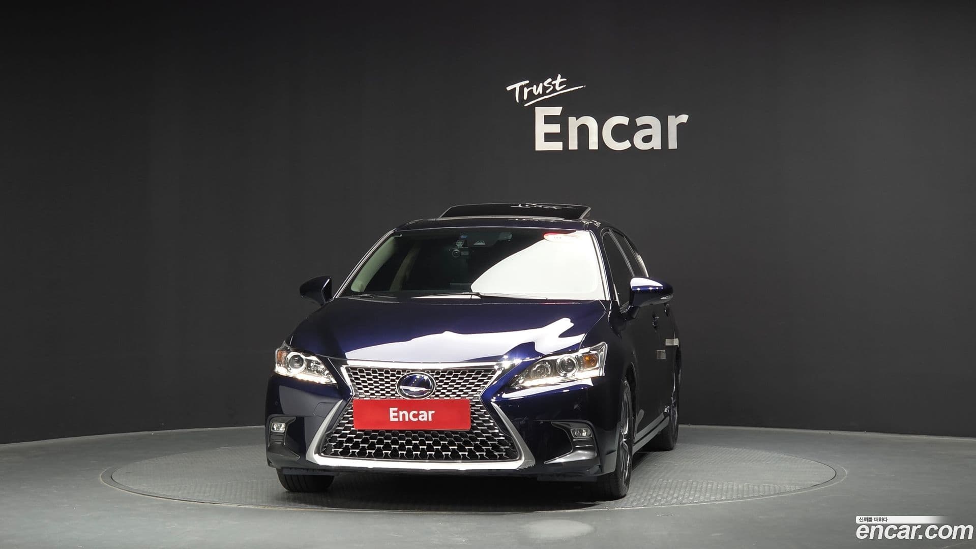 Main__Slider__Photo:CT200h Lexus 2018.9-2