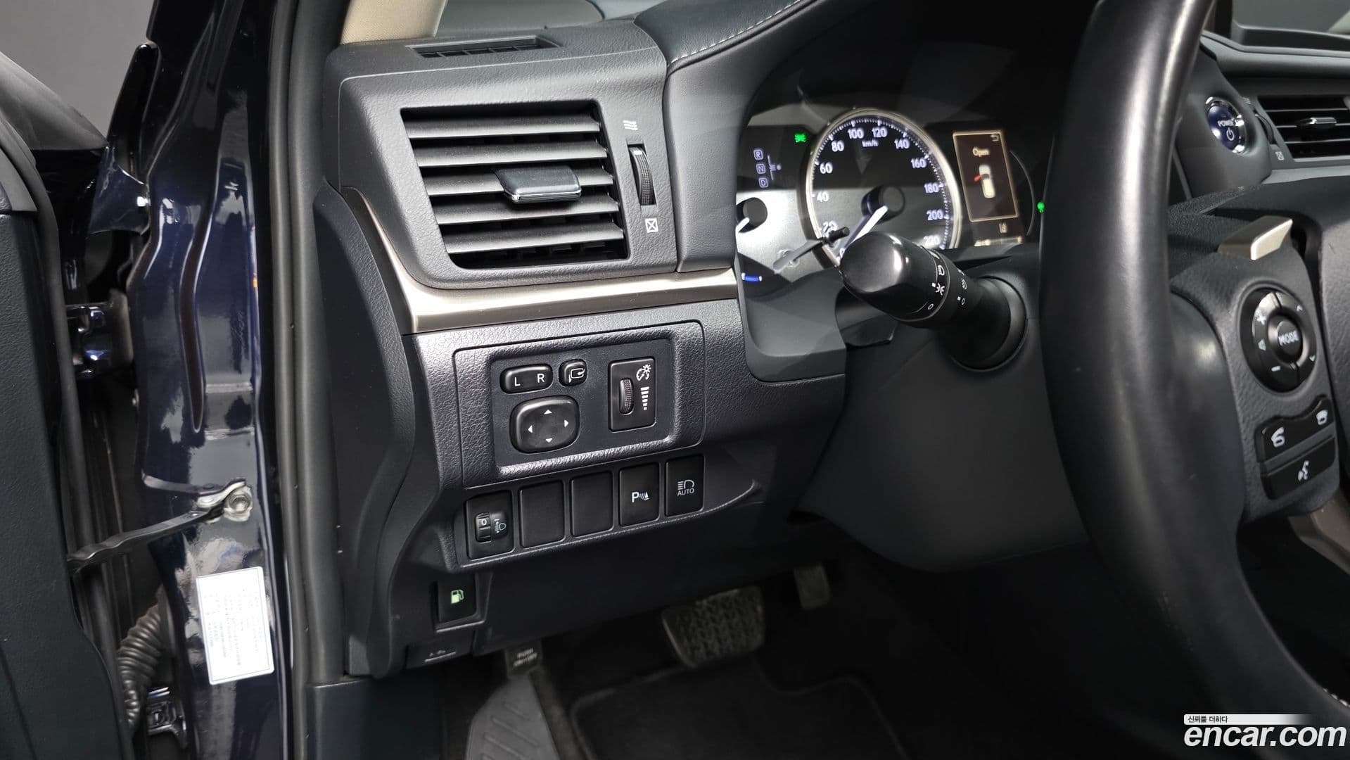 Main__Slider__Photo:CT200h Lexus 2018.9-12
