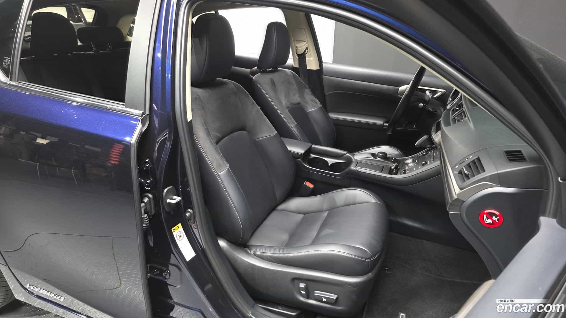 CT200h Lexus 2018.9-INNER-036