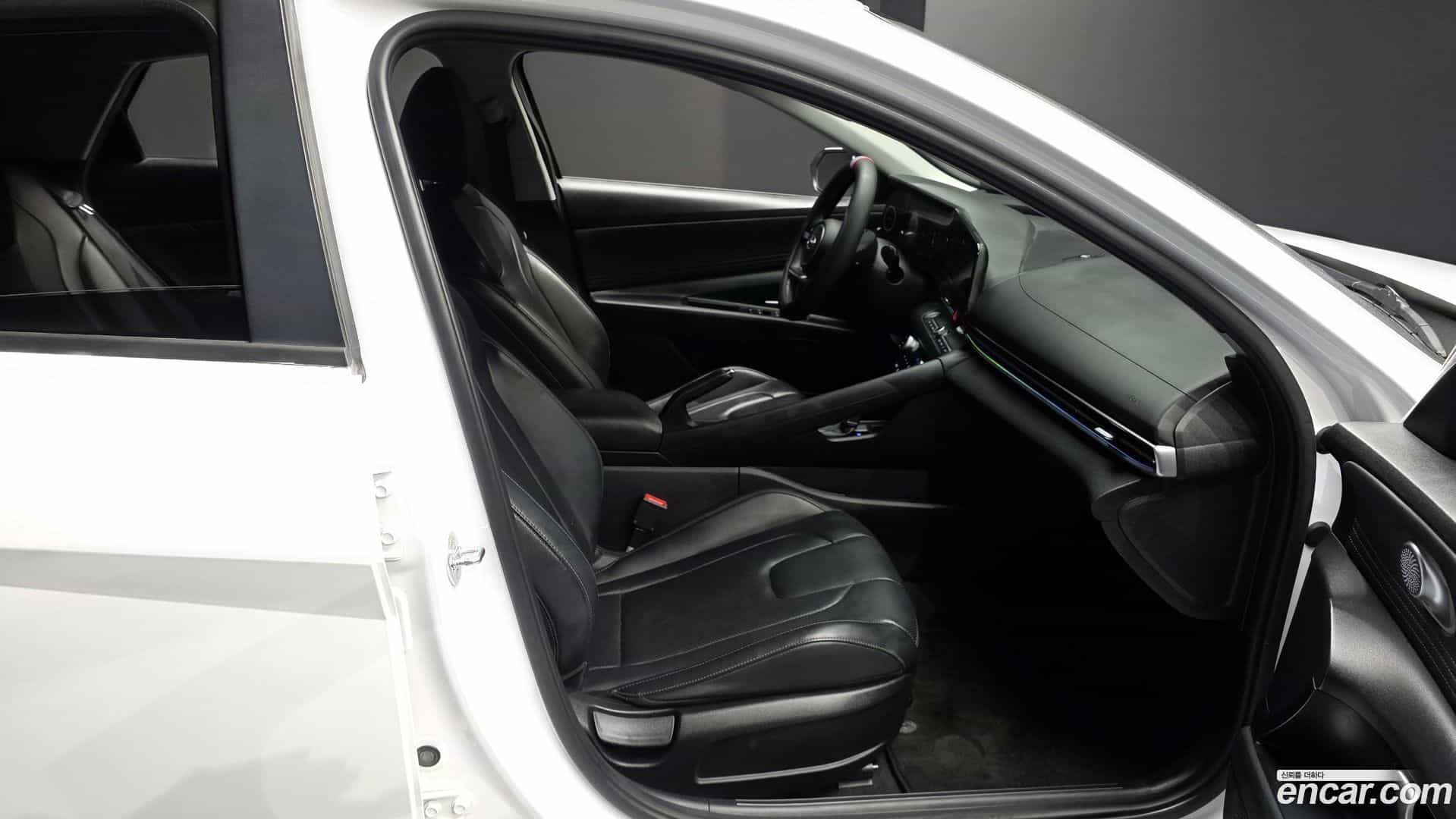 AVANTE Hyundai 2021.3-OPTION-016