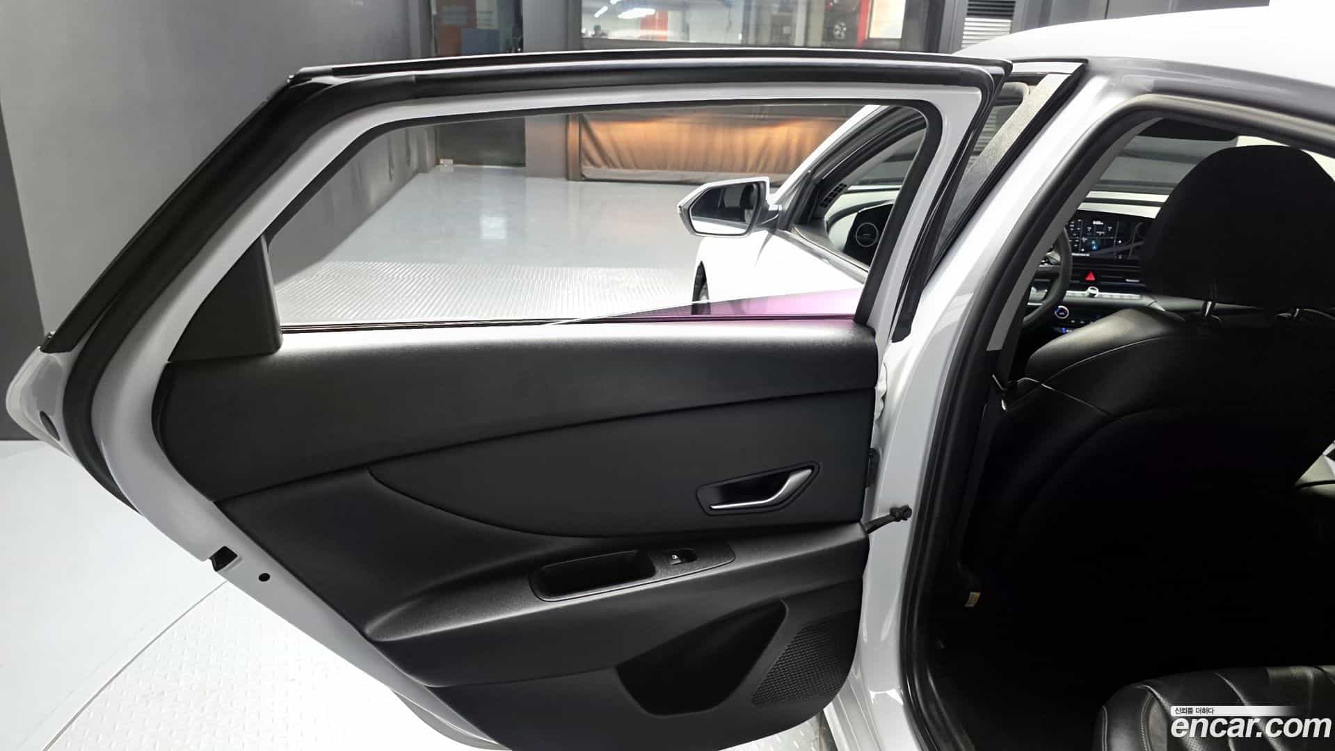 AVANTE Hyundai 2021.3-INNER-035