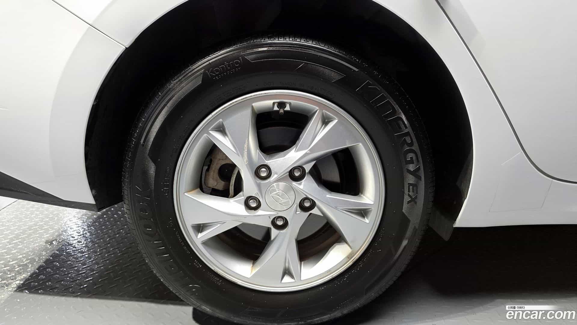AVANTE Hyundai 2021.3-OPTION-044