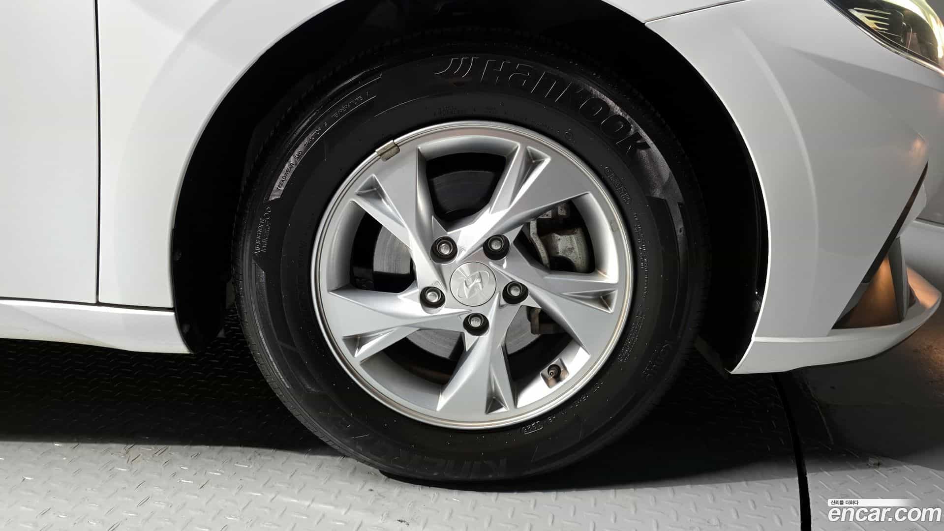 AVANTE Hyundai 2021.3-OPTION-045