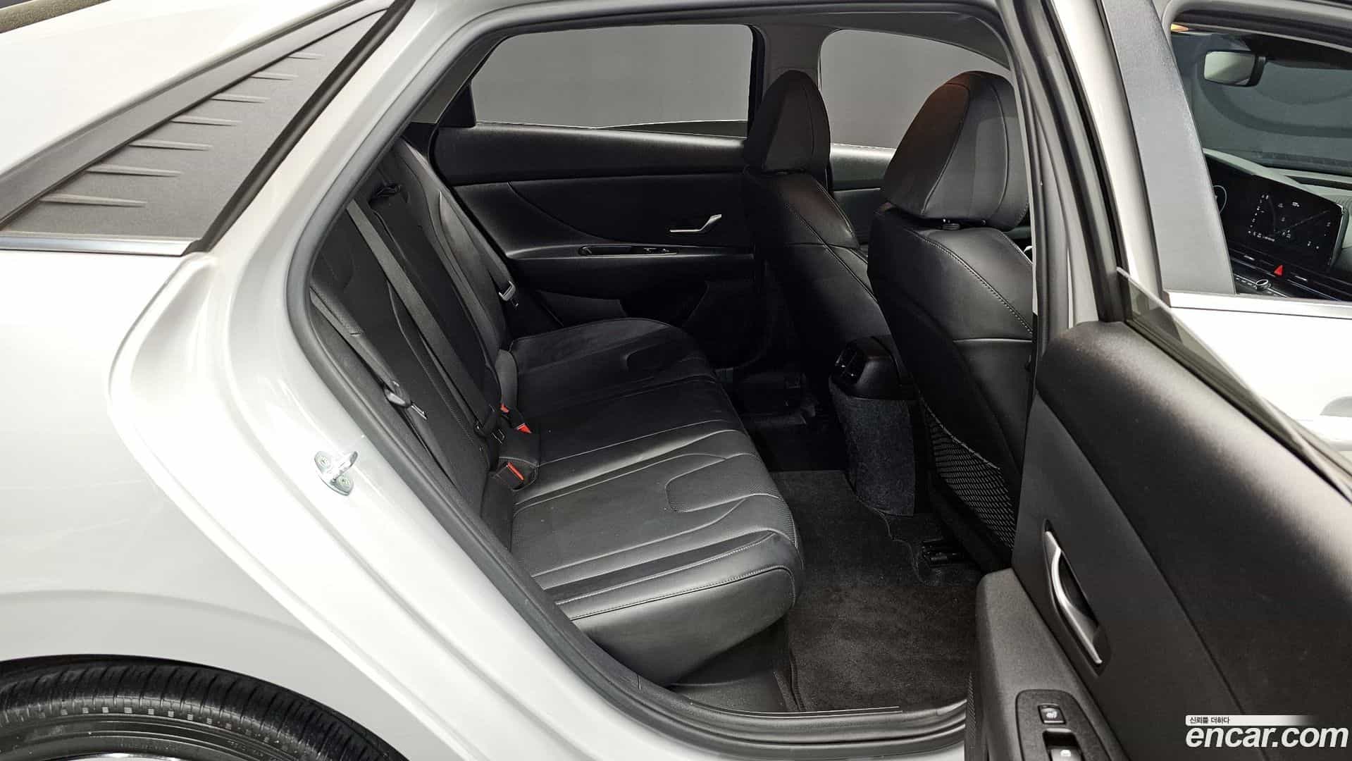 AVANTE Hyundai 2021.3-OPTION-015