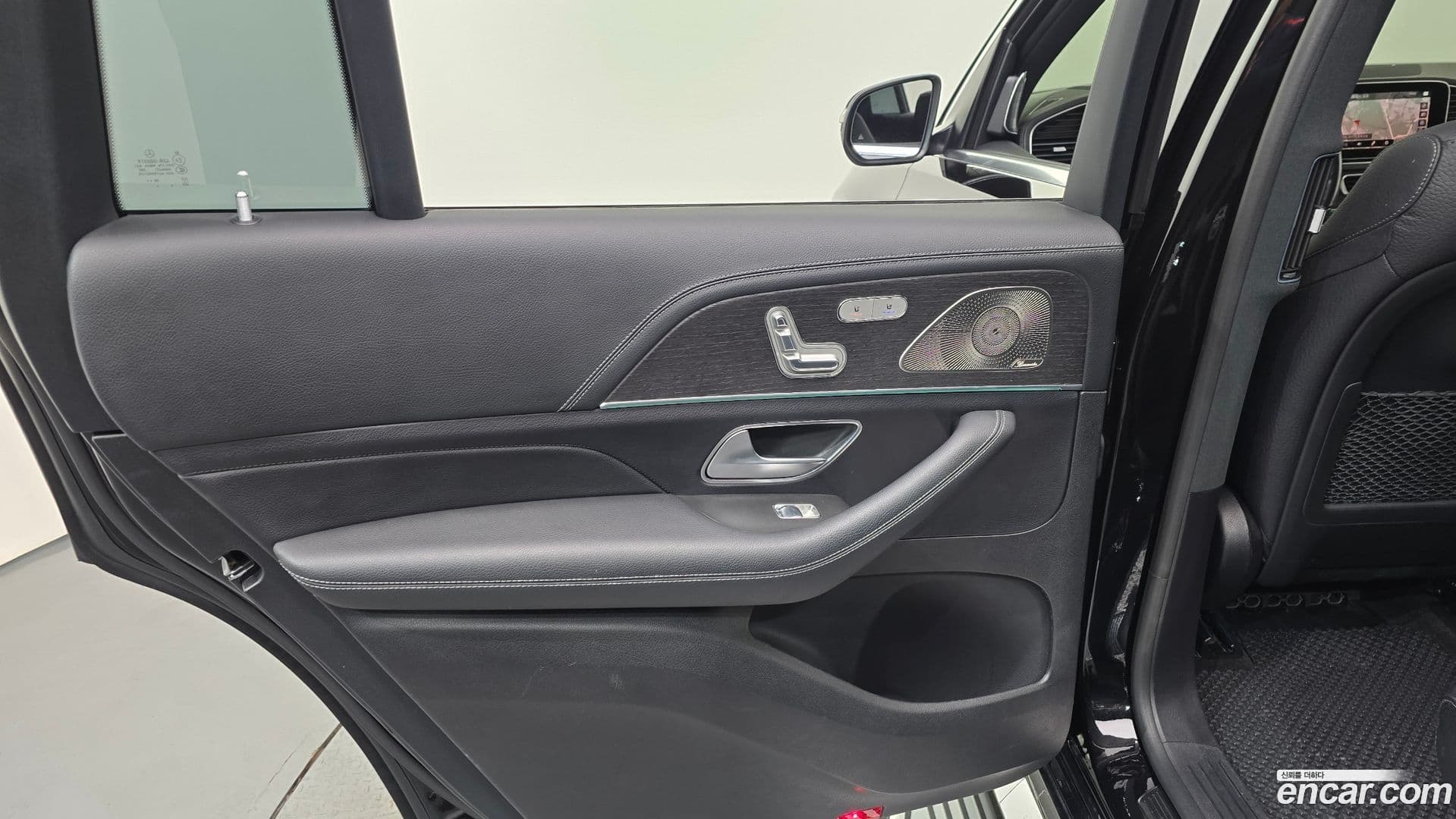 Main__Slider__Photo:GLS-Class Mercedes-Benz 2022.2-24