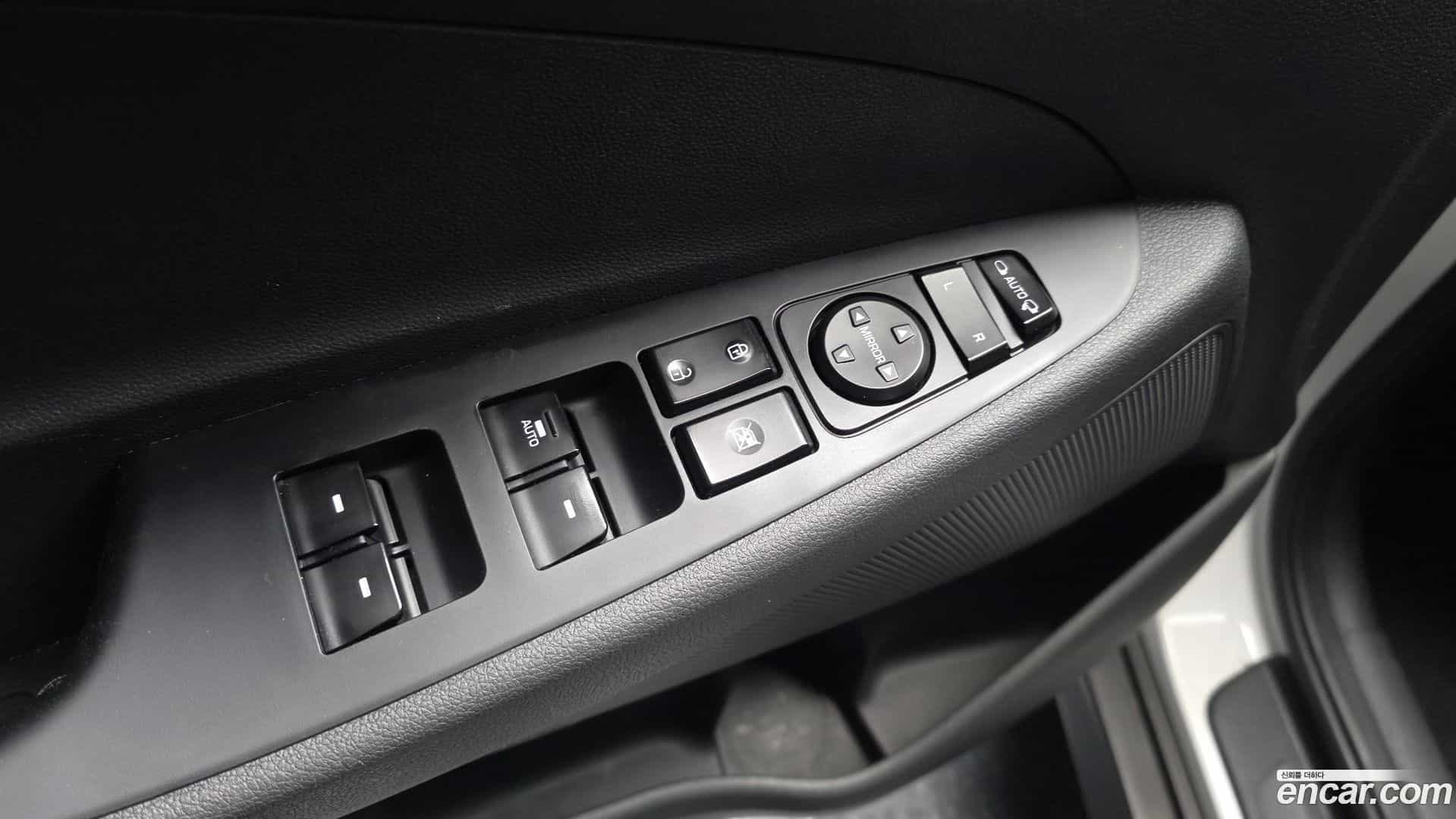Tucson Hyundai 2017.4-OPTION-041