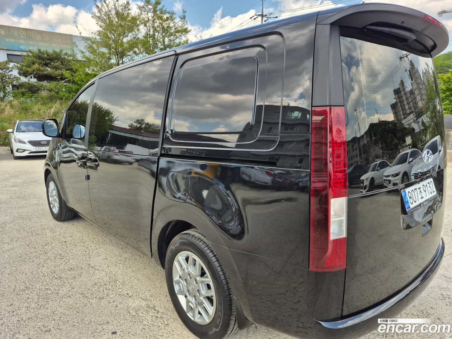 Staria Hyundai 2023.0-OUTER-002