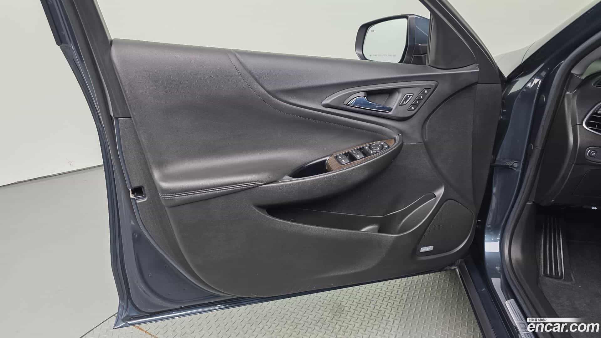 Malibu Chevrolet 2022.3-INNER-034